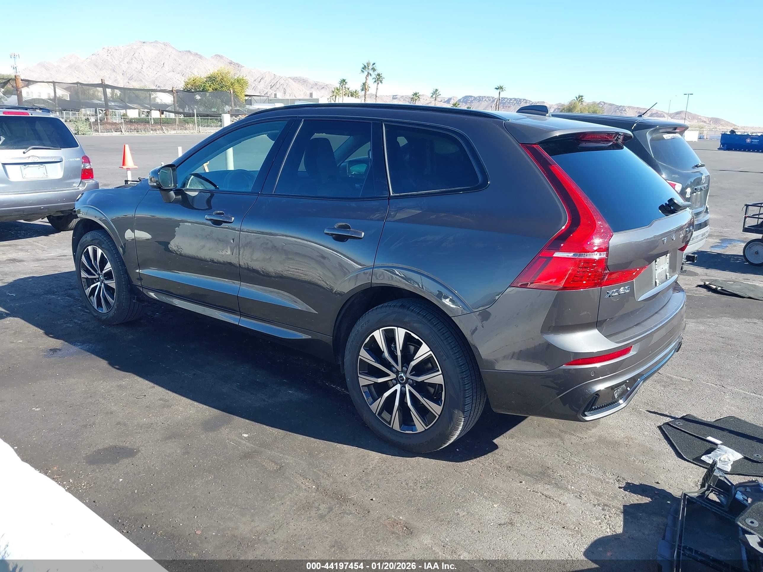 VOLVO XC60 image 3