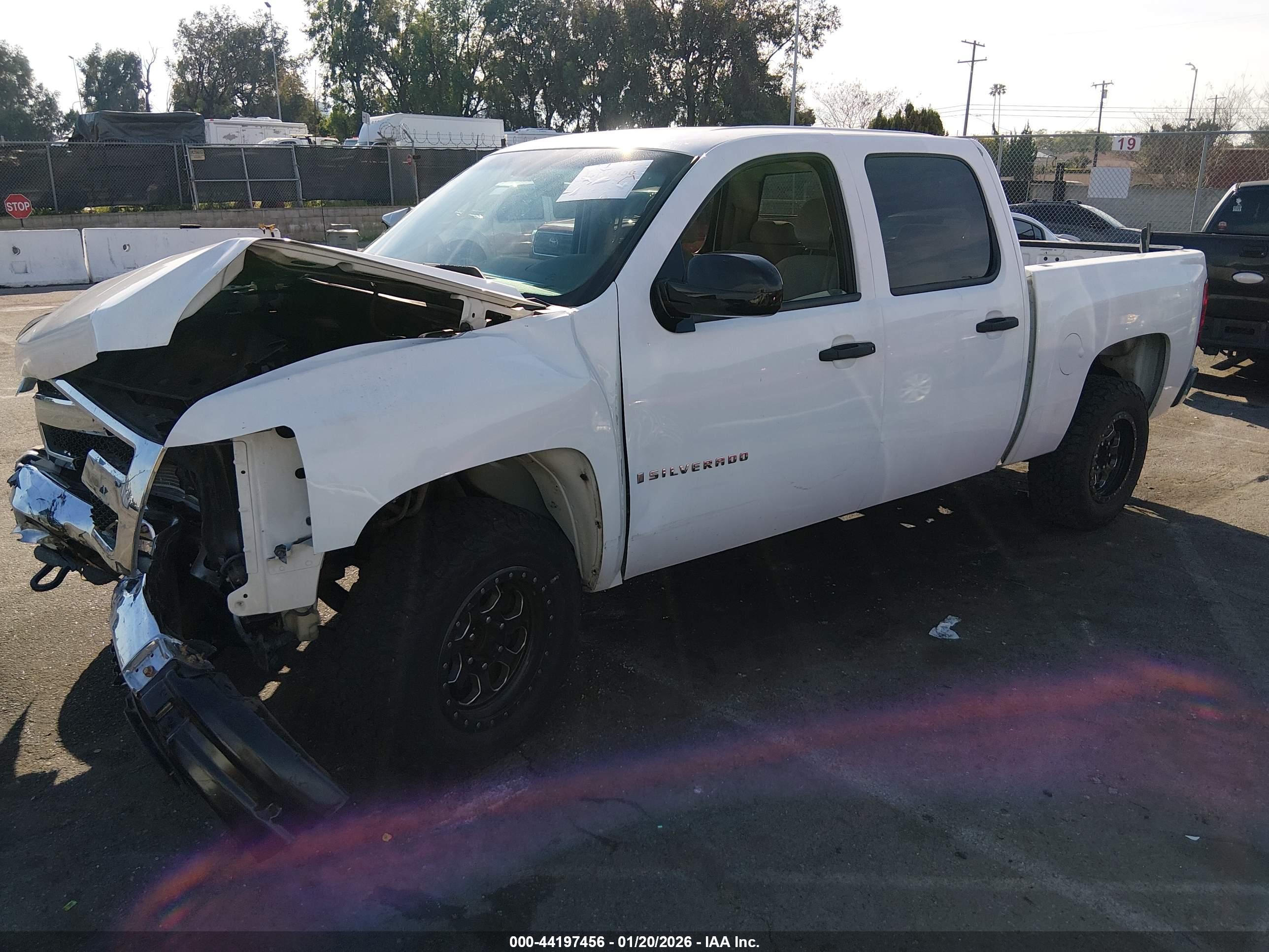 CHEVROLET SILVERADO image 2