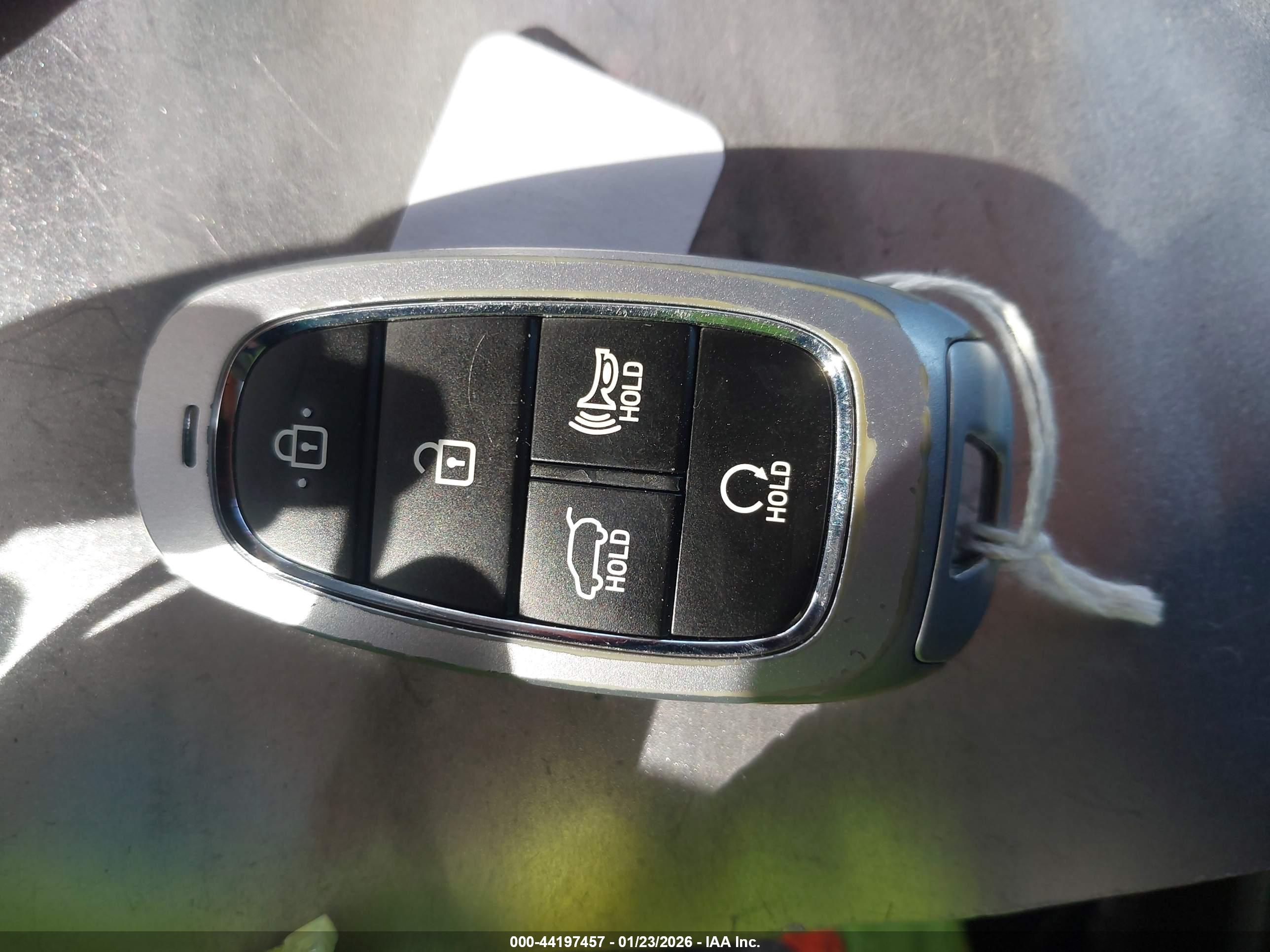 HYUNDAI SANTA image 11