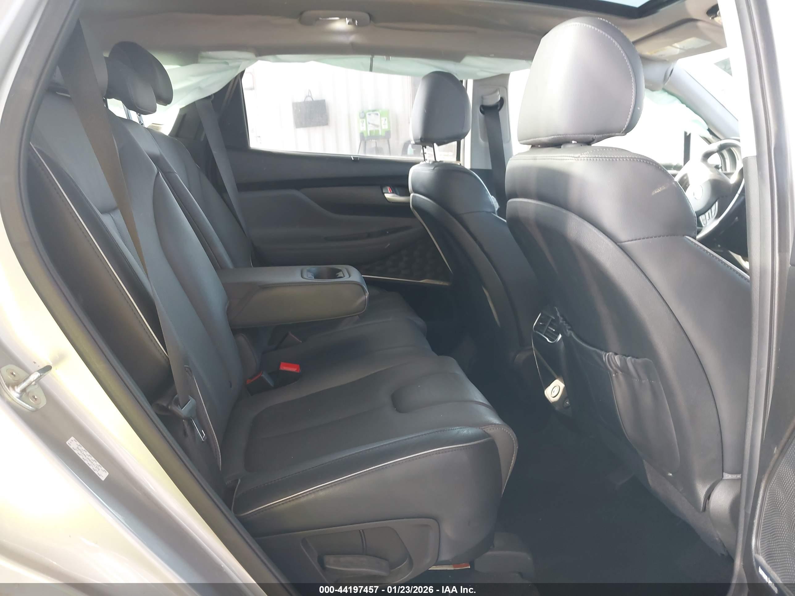 HYUNDAI SANTA image 8