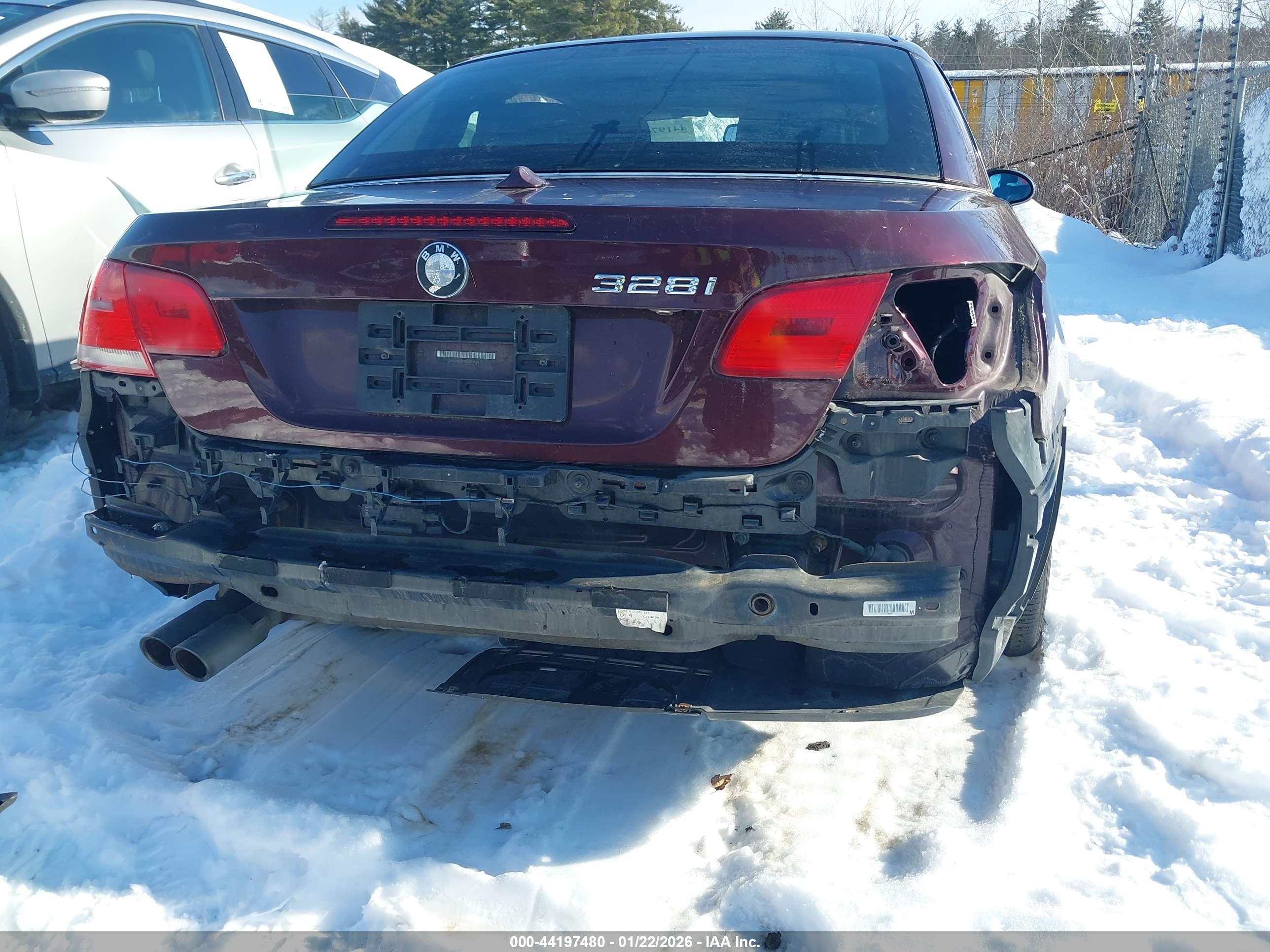 BMW 328I image 6