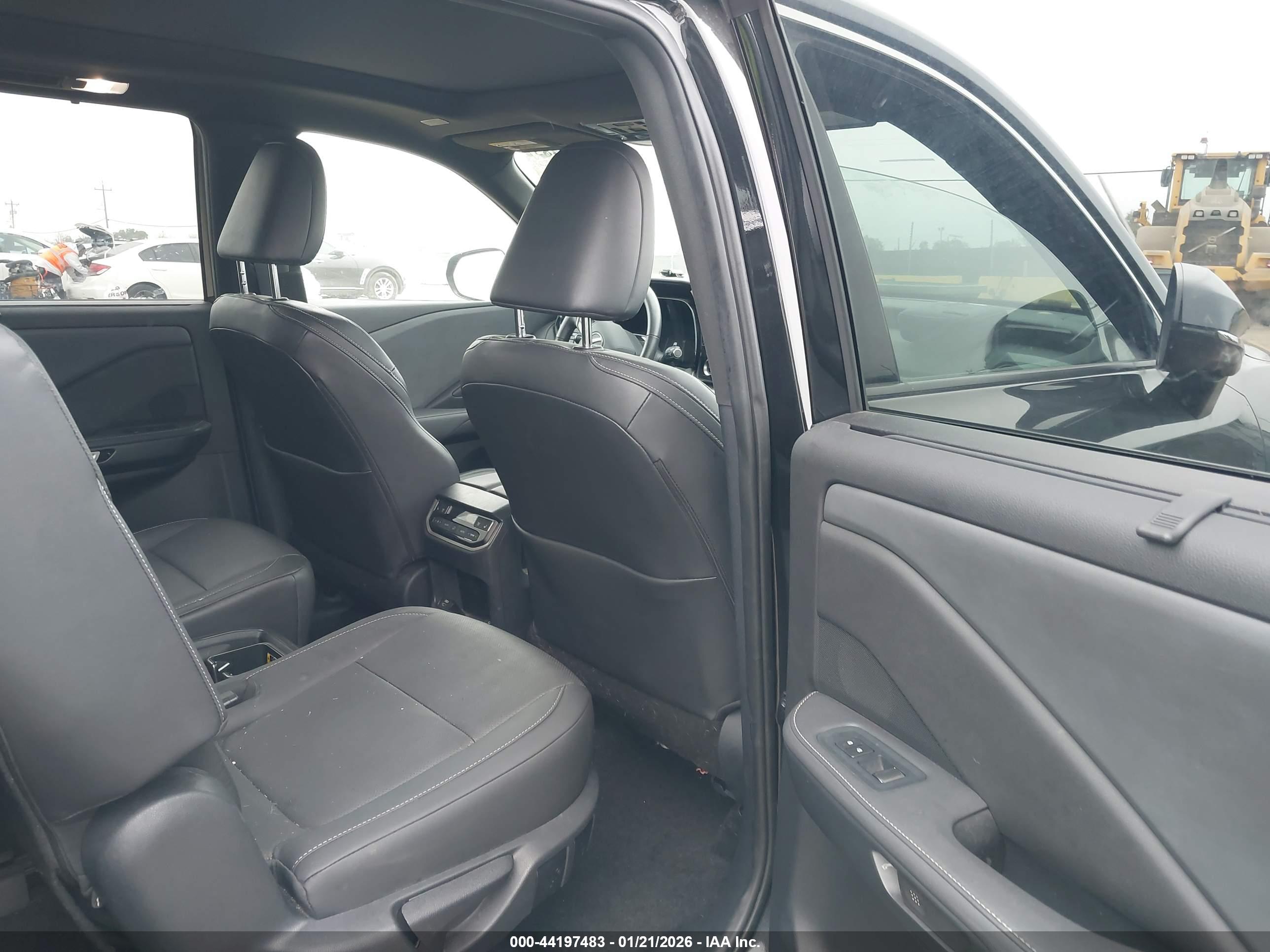 LEXUS TX image 8