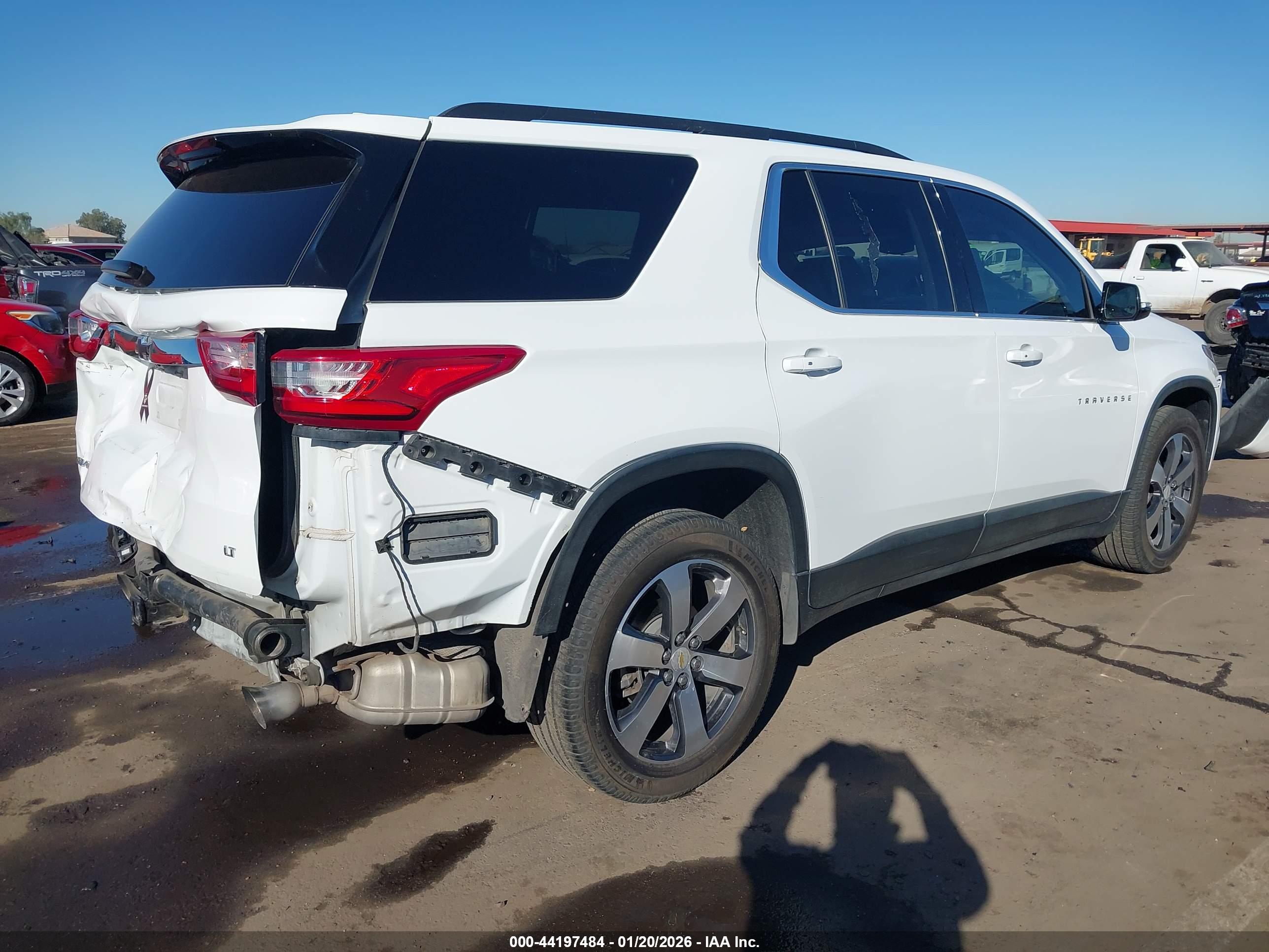 CHEVROLET TRAVERSE image 4