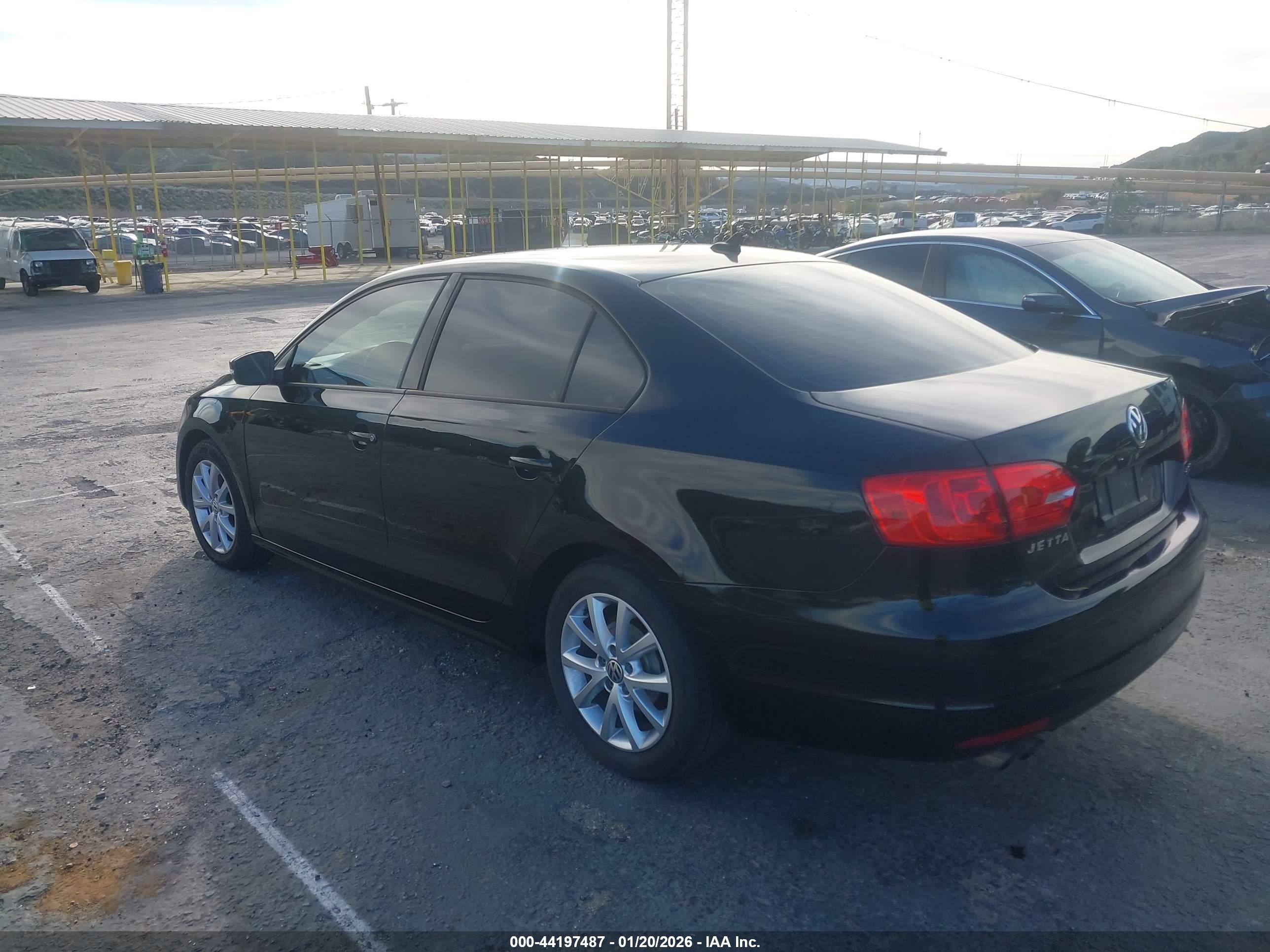 VOLKSWAGEN JETTA image 3