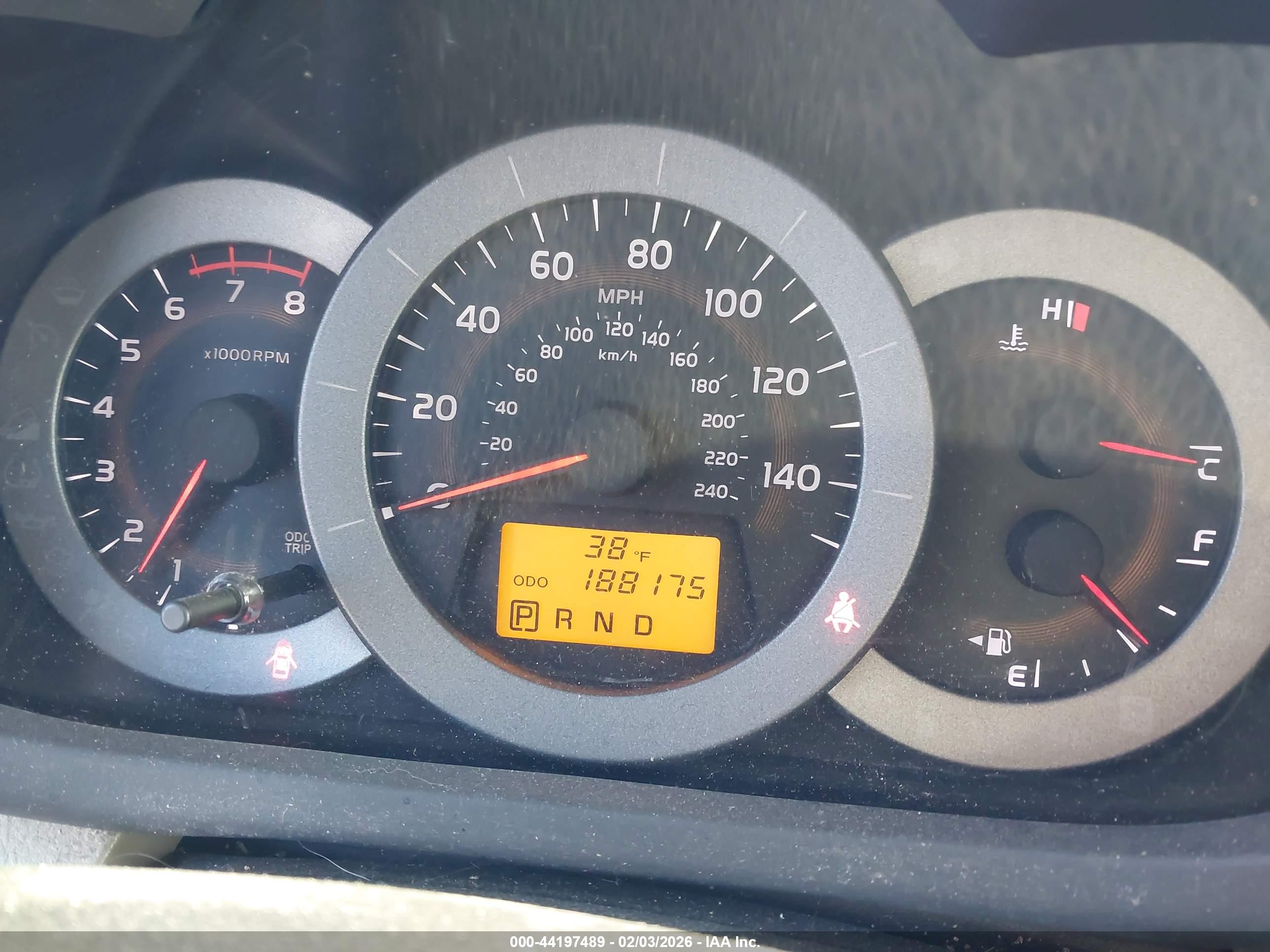 TOYOTA RAV4 image 7
