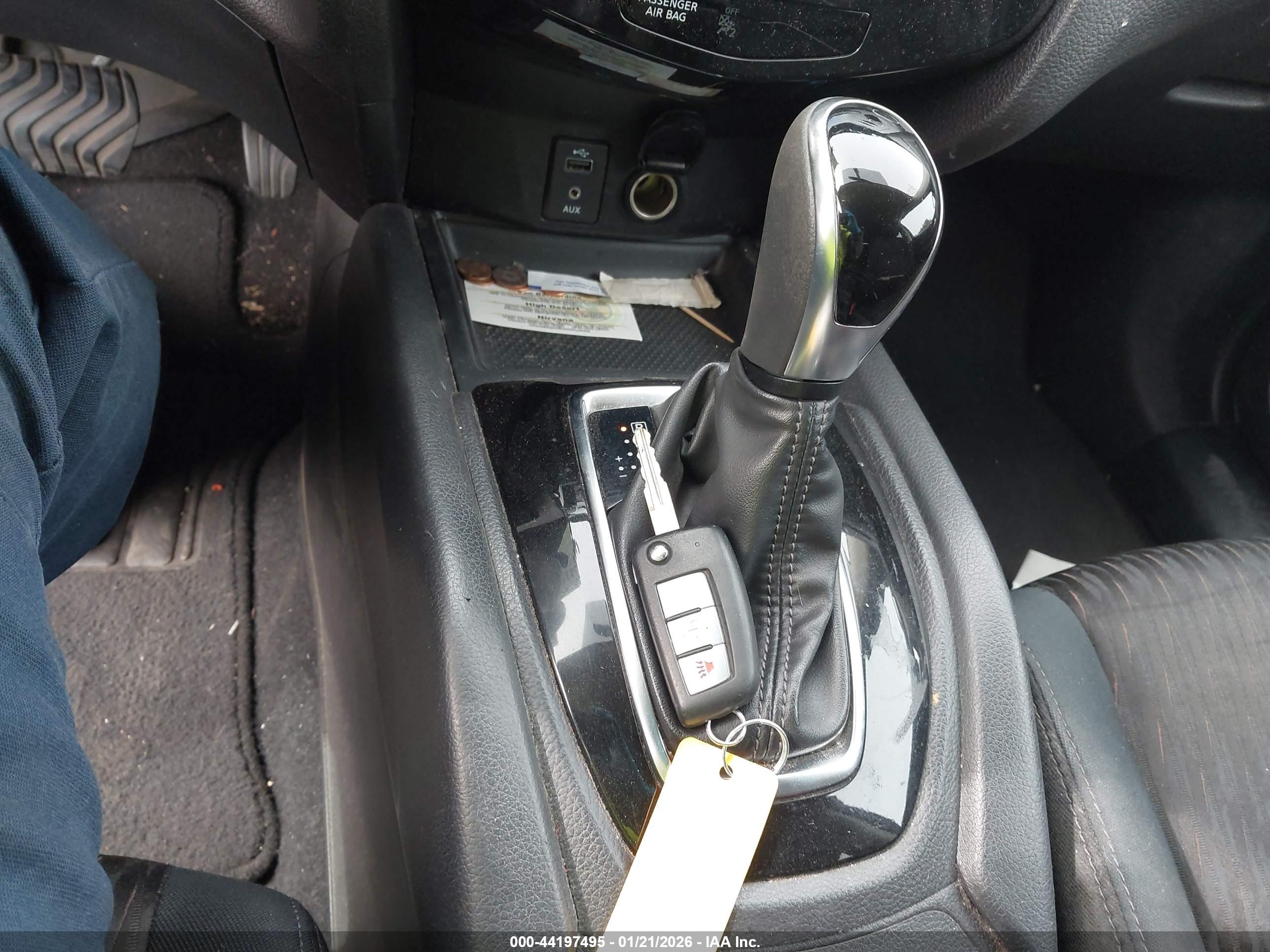NISSAN ROGUE image 11