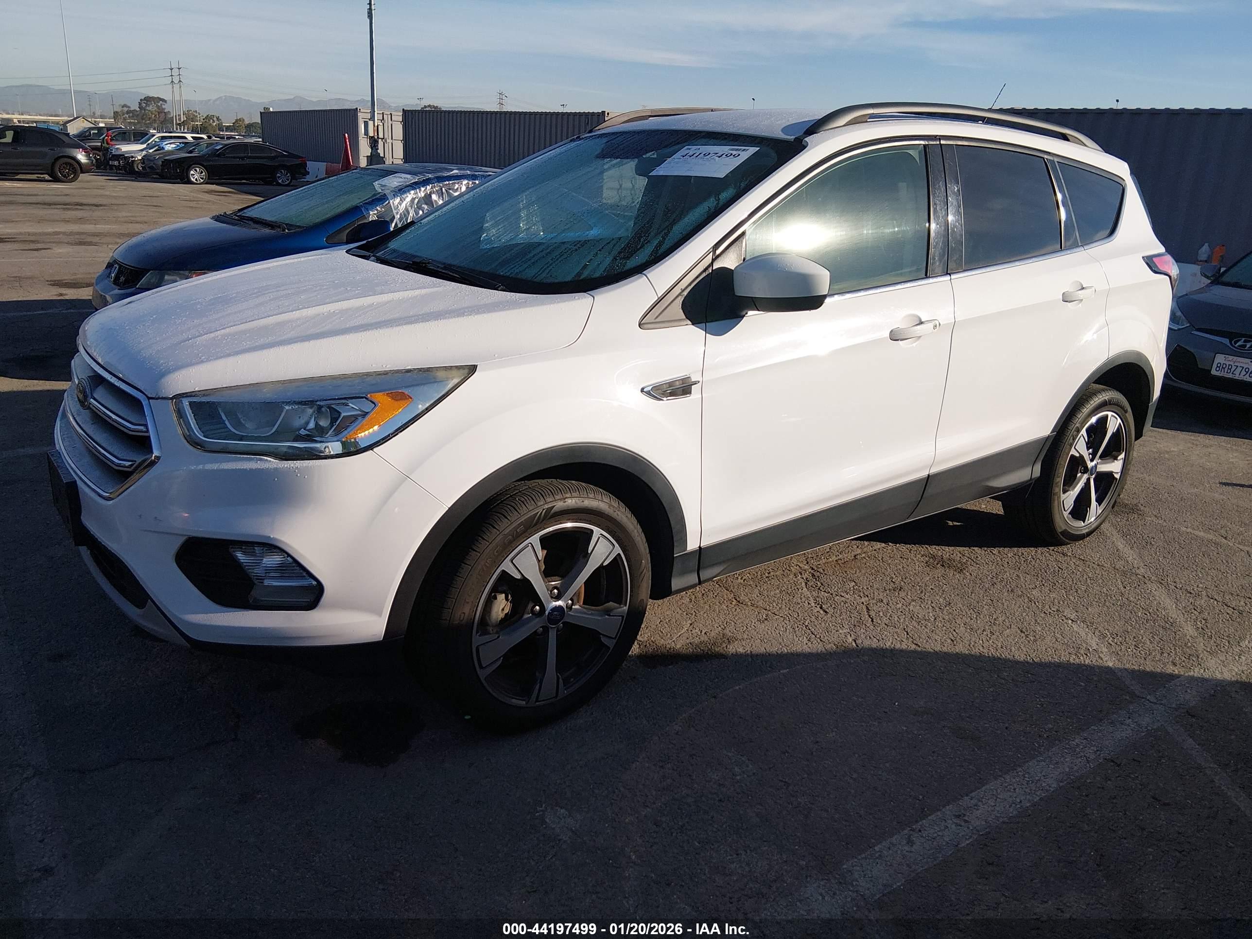 FORD ESCAPE image 2