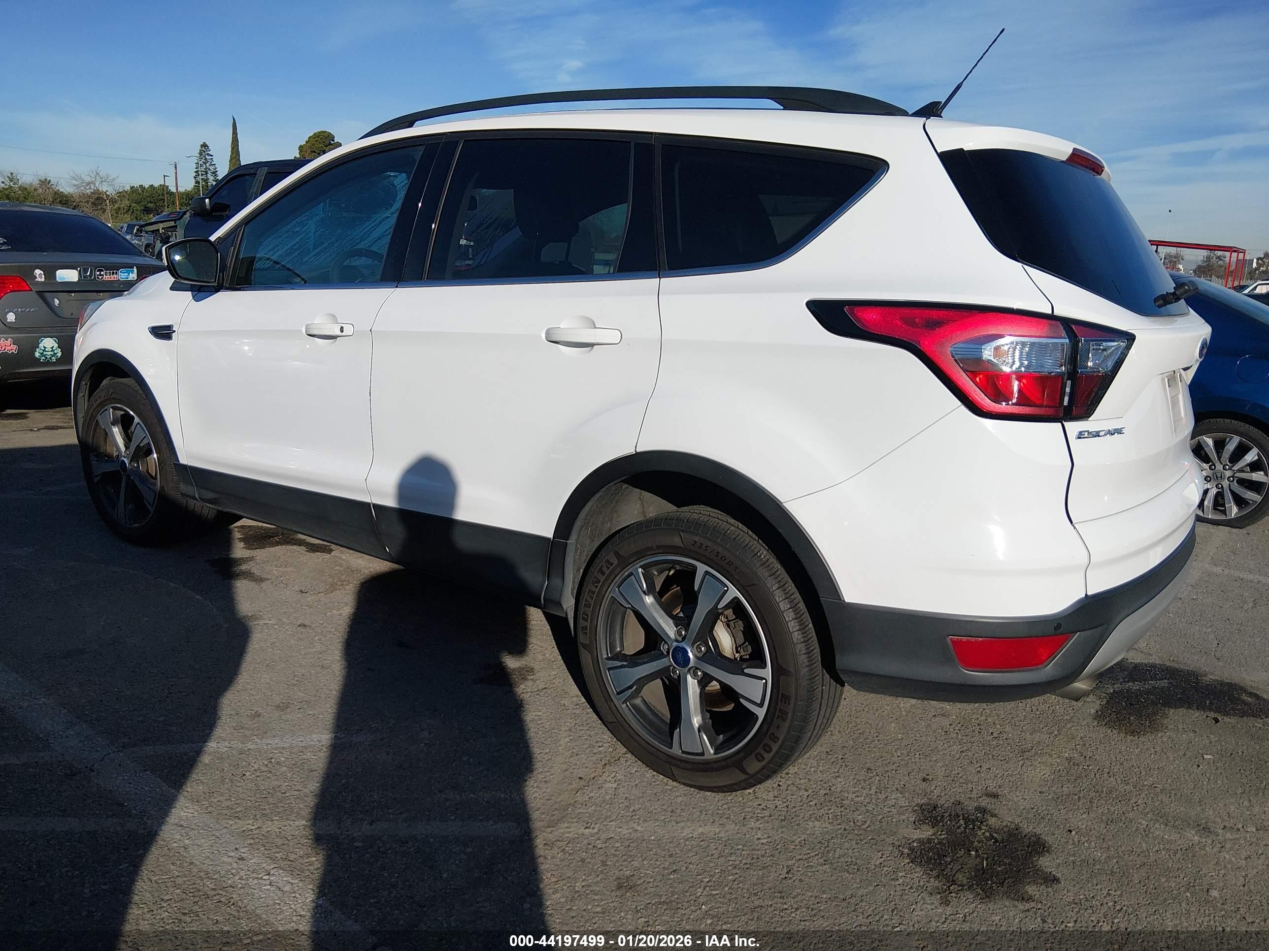 FORD ESCAPE image 3