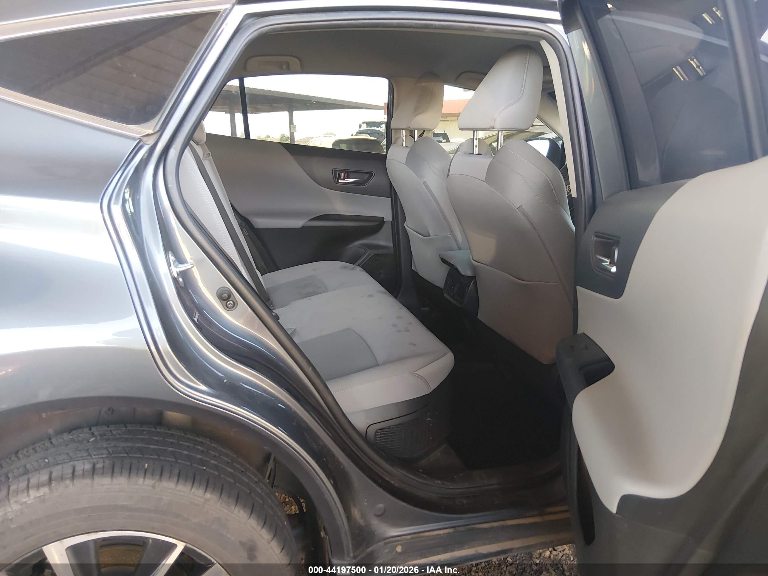 TOYOTA VENZA image 8