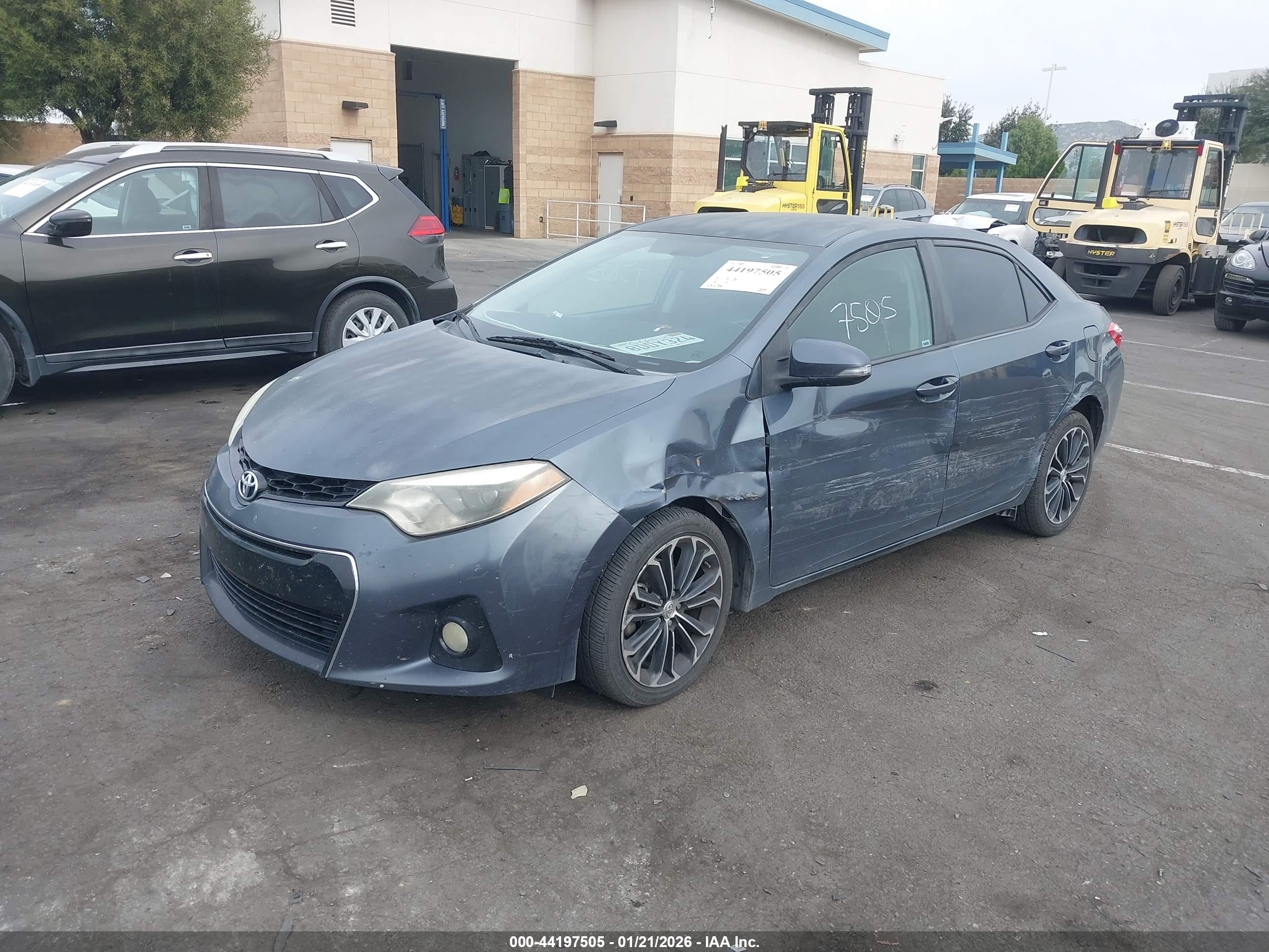 TOYOTA COROLLA image 2