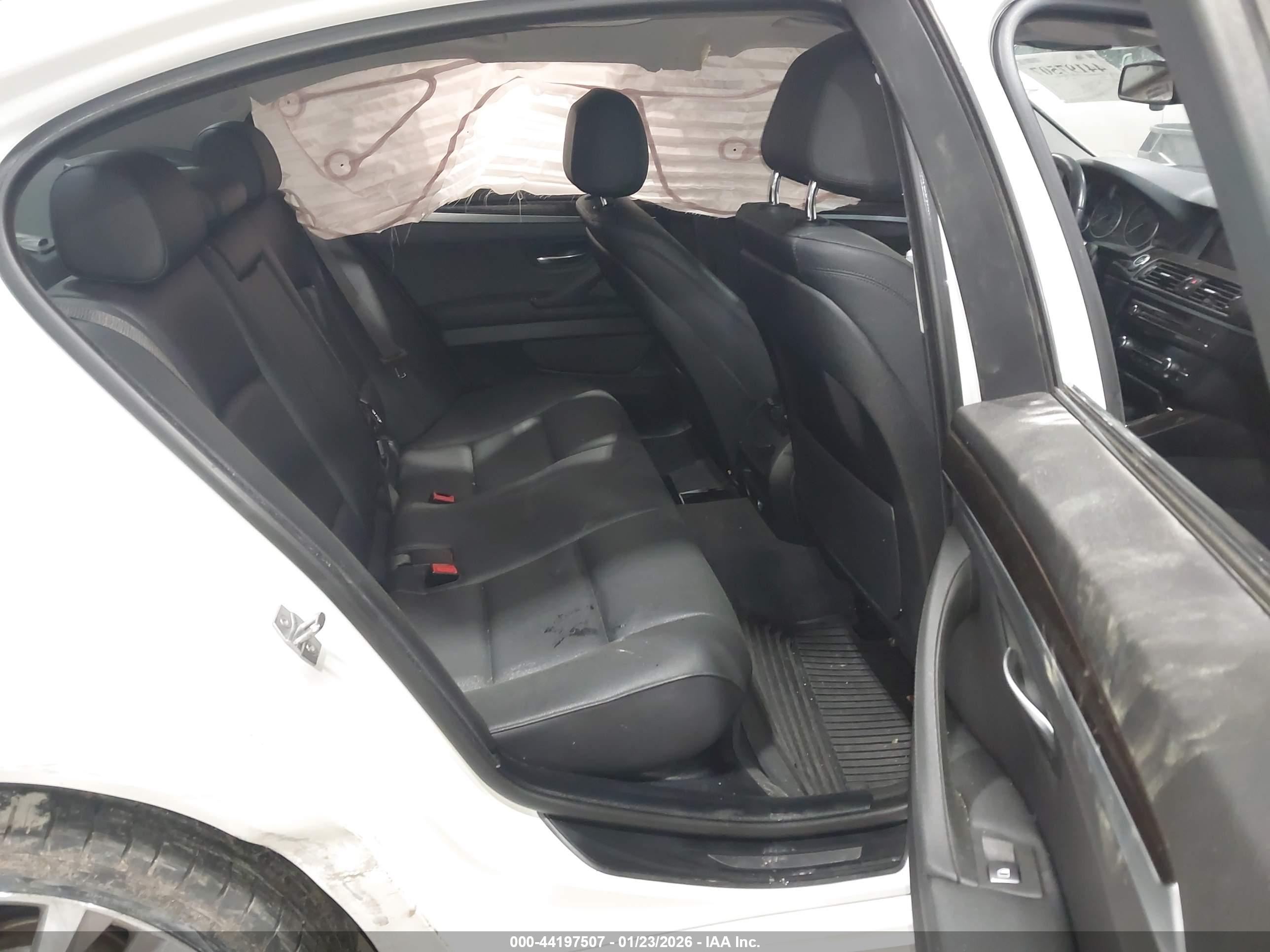 BMW 528I image 8