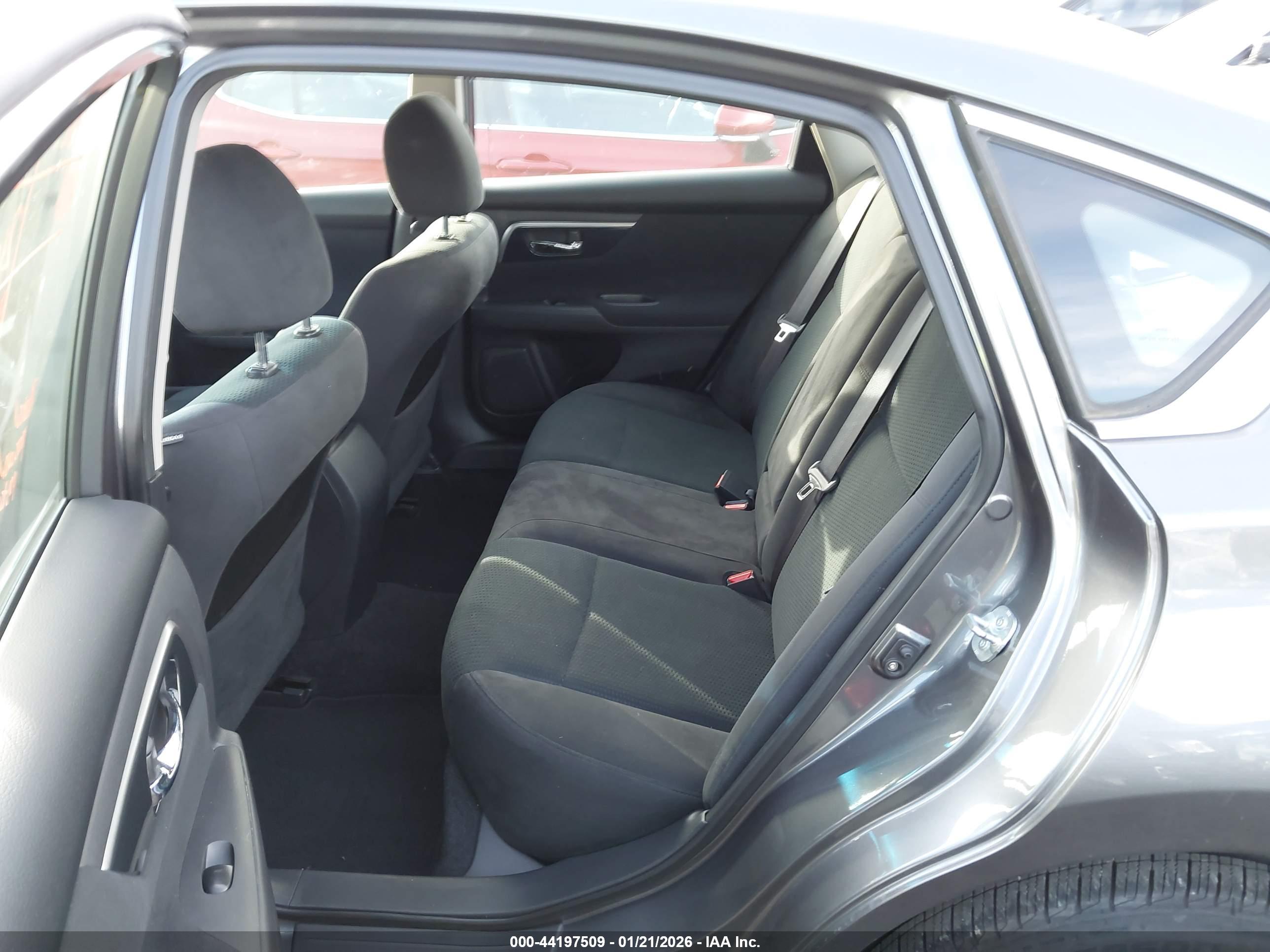 NISSAN ALTIMA image 8
