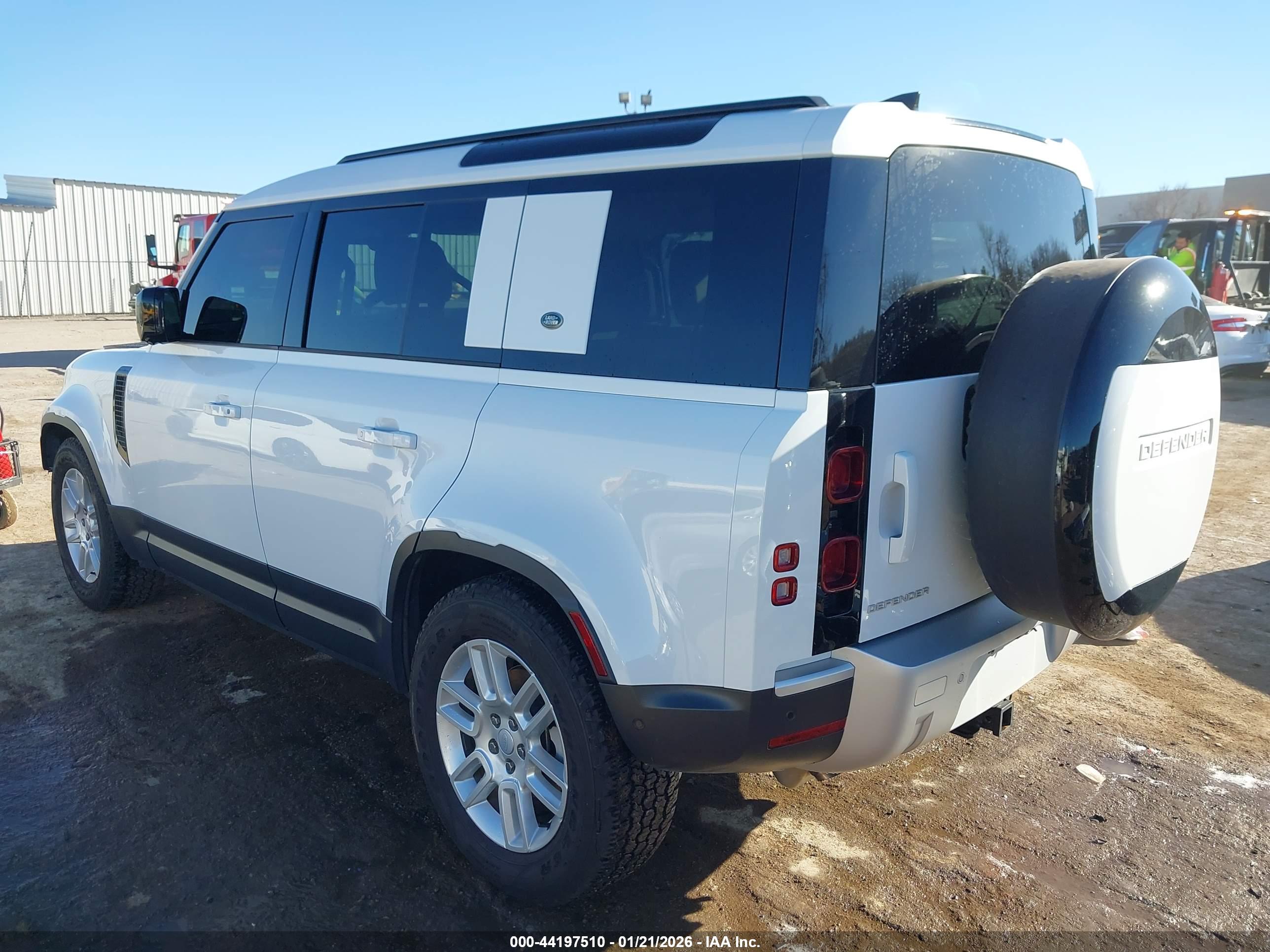 LAND ROVER image 3