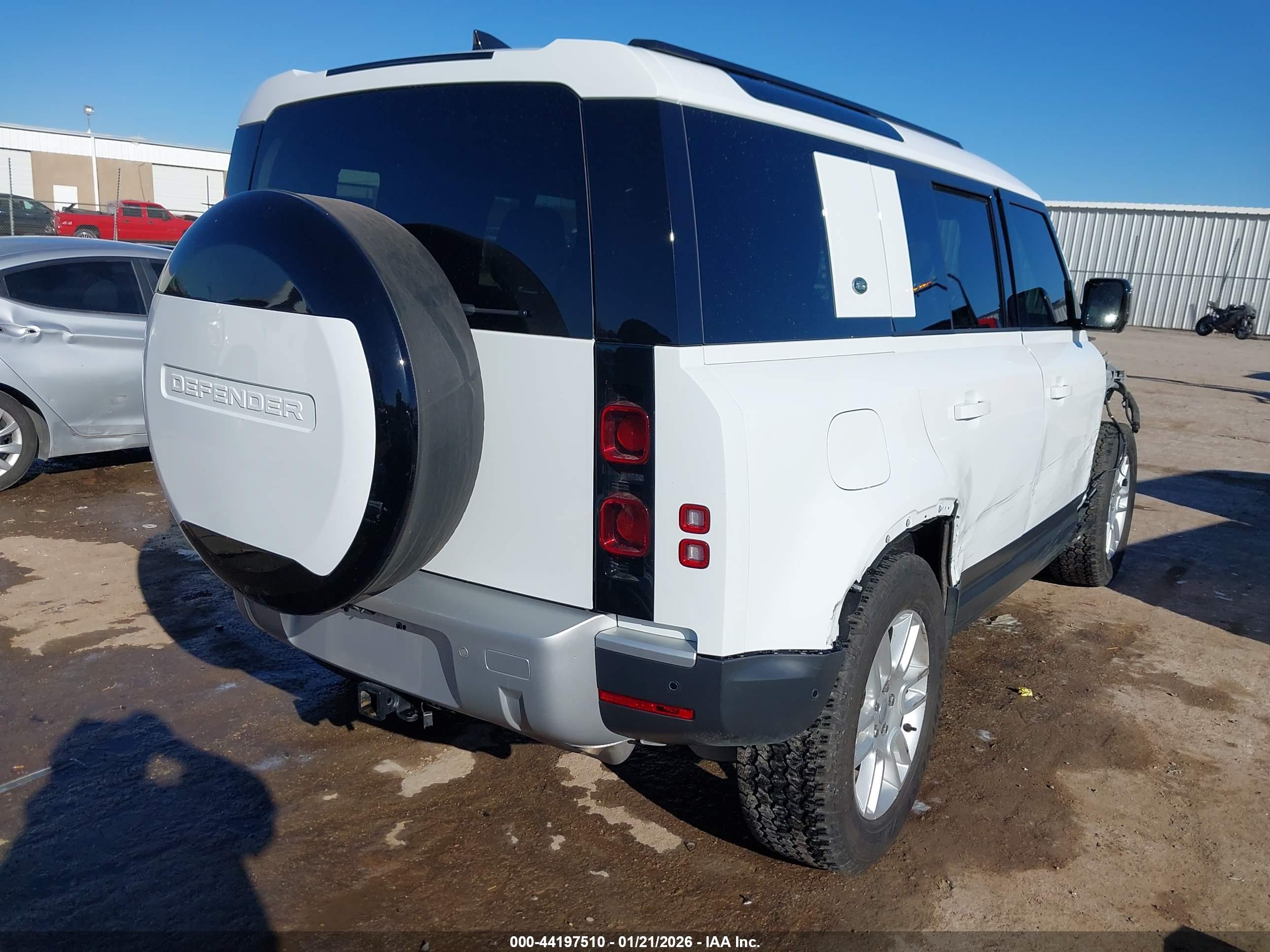 LAND ROVER image 4