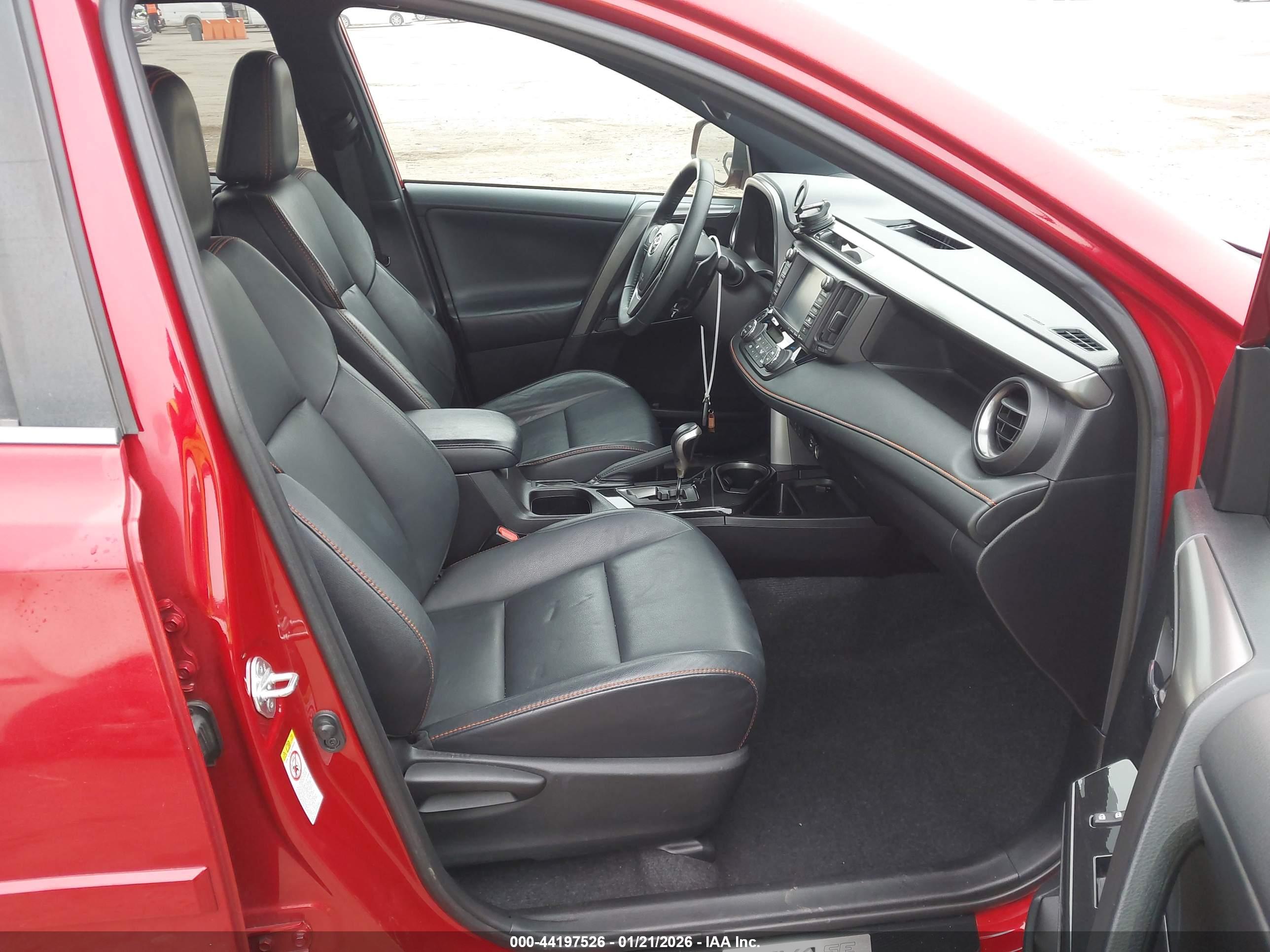 TOYOTA RAV4 image 5