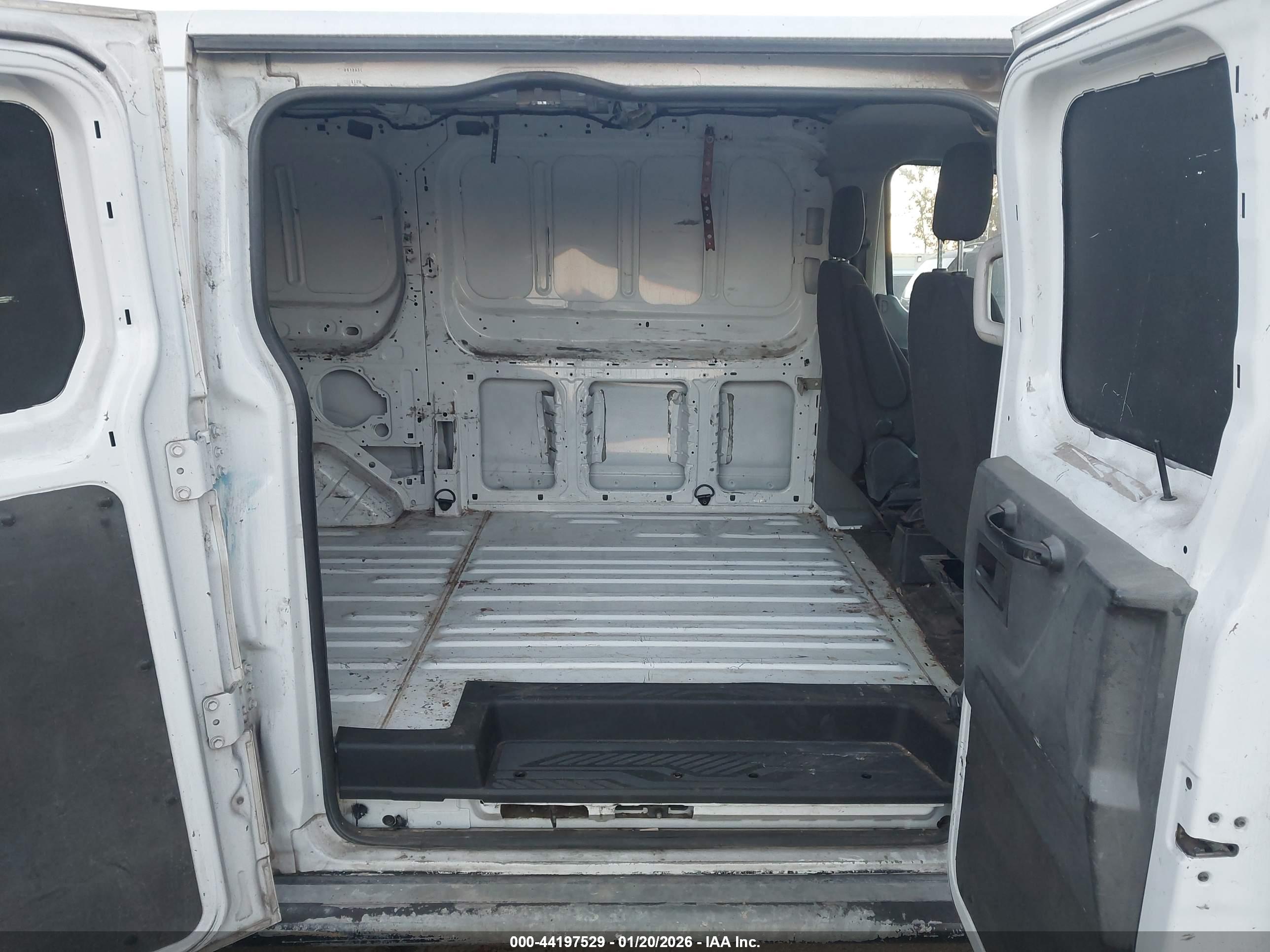 FORD TRANSIT-250 image 8