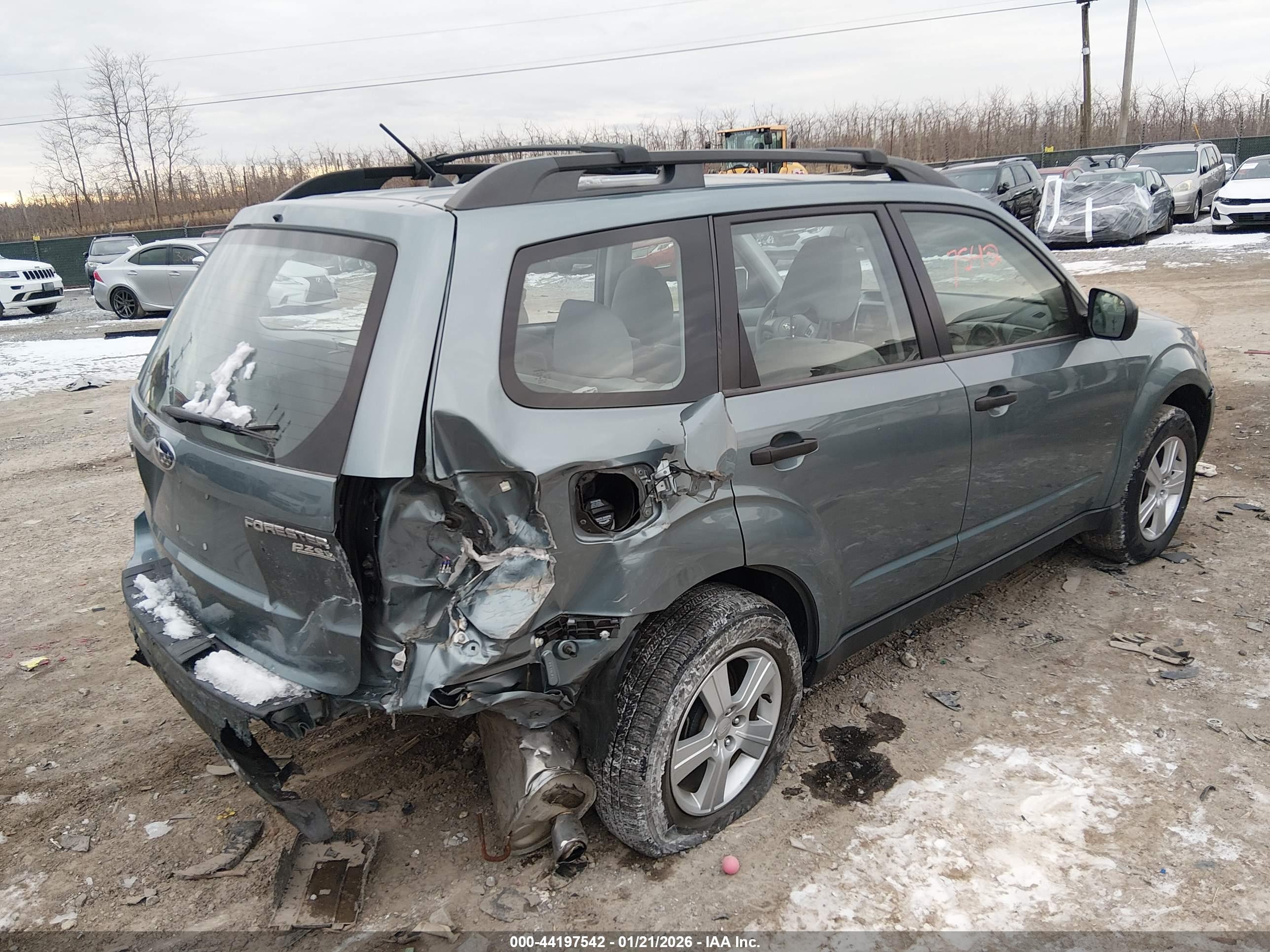 SUBARU FORESTER image 4