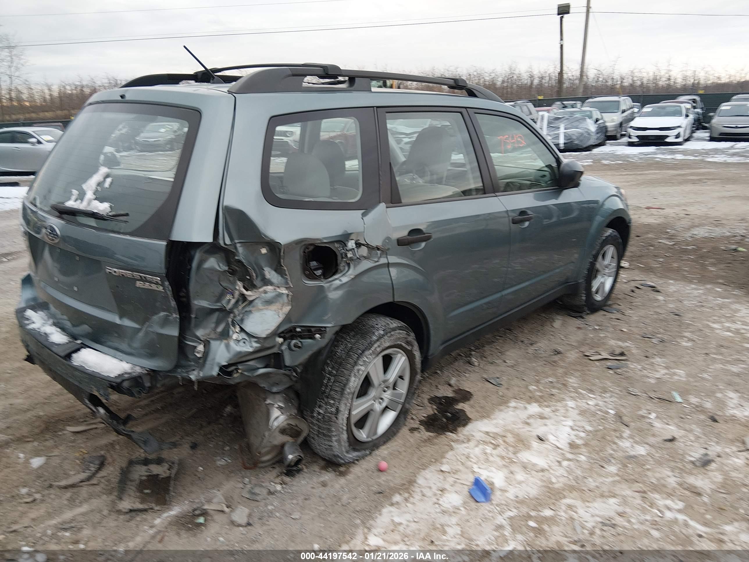 SUBARU FORESTER image 6