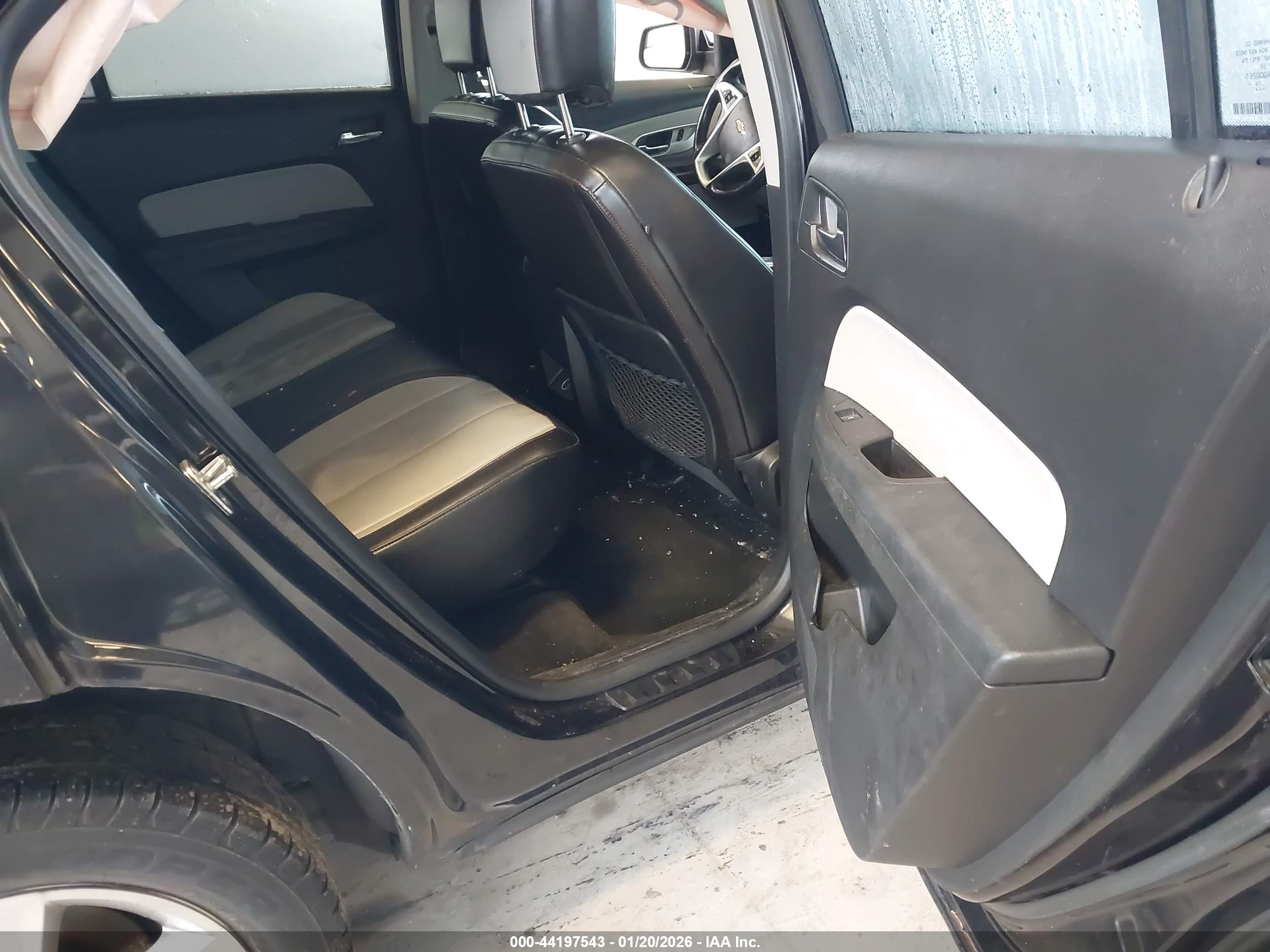 CHEVROLET EQUINOX image 8