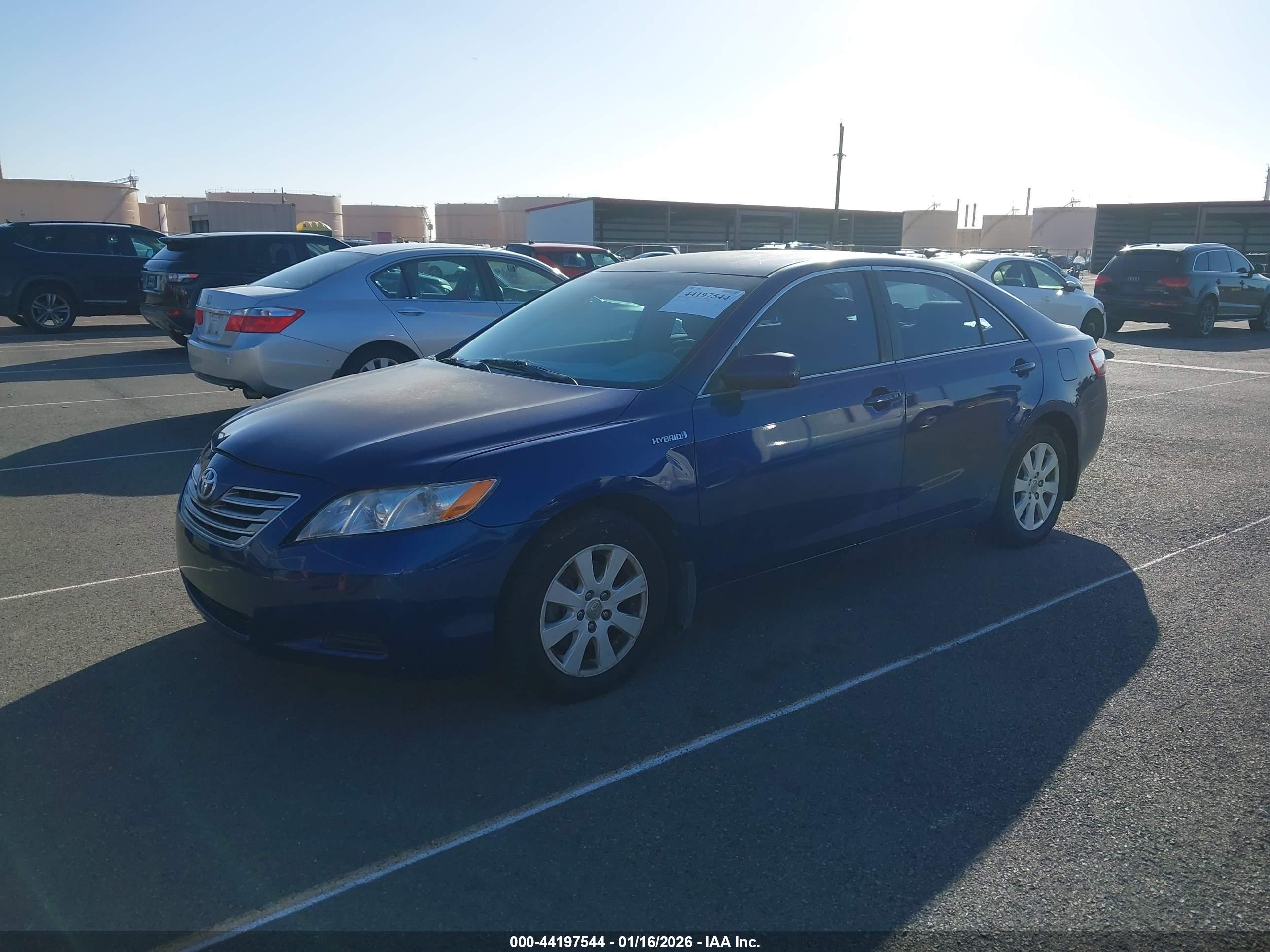 TOYOTA CAMRY image 2