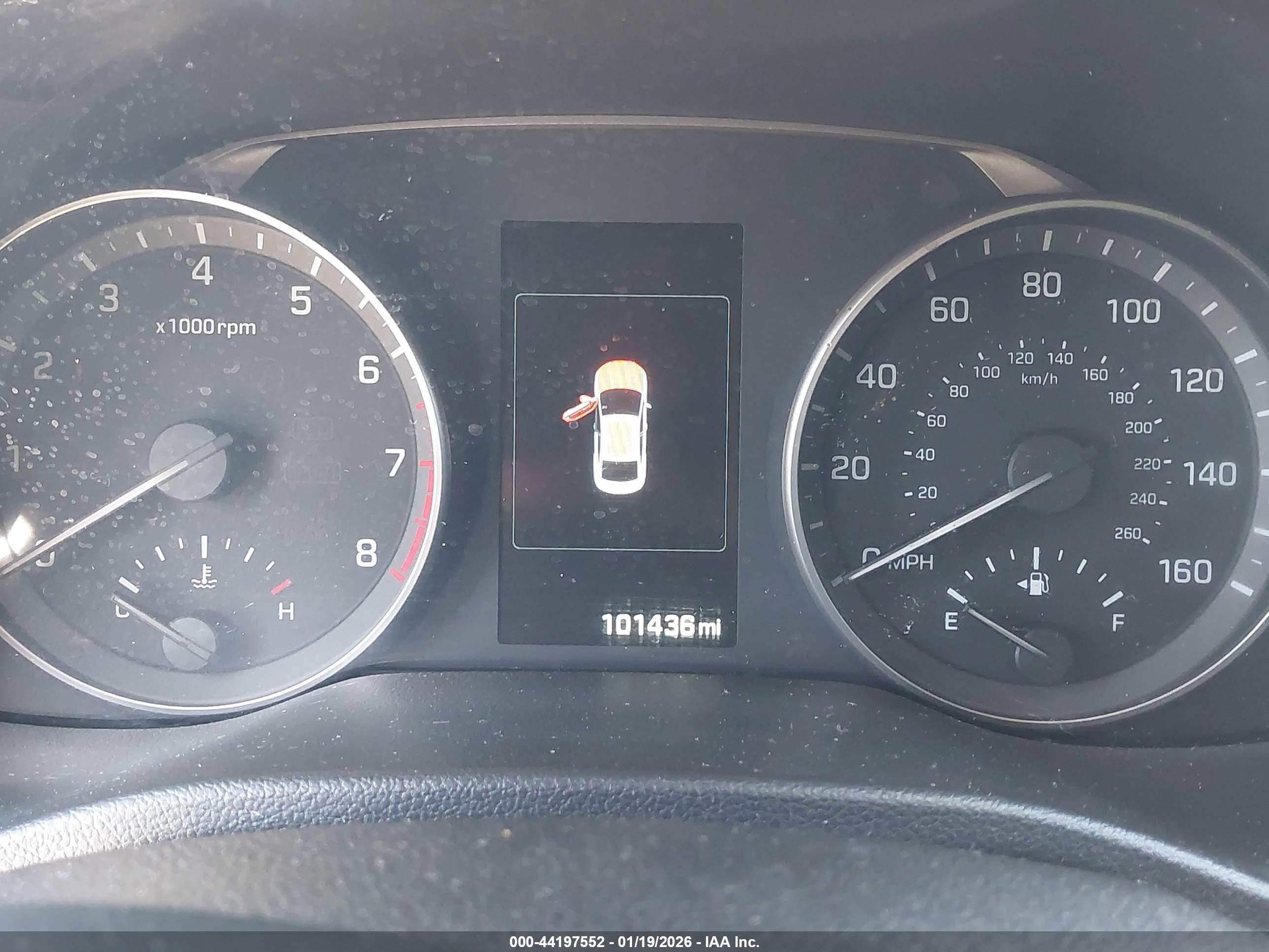 HYUNDAI ELANTRA image 7
