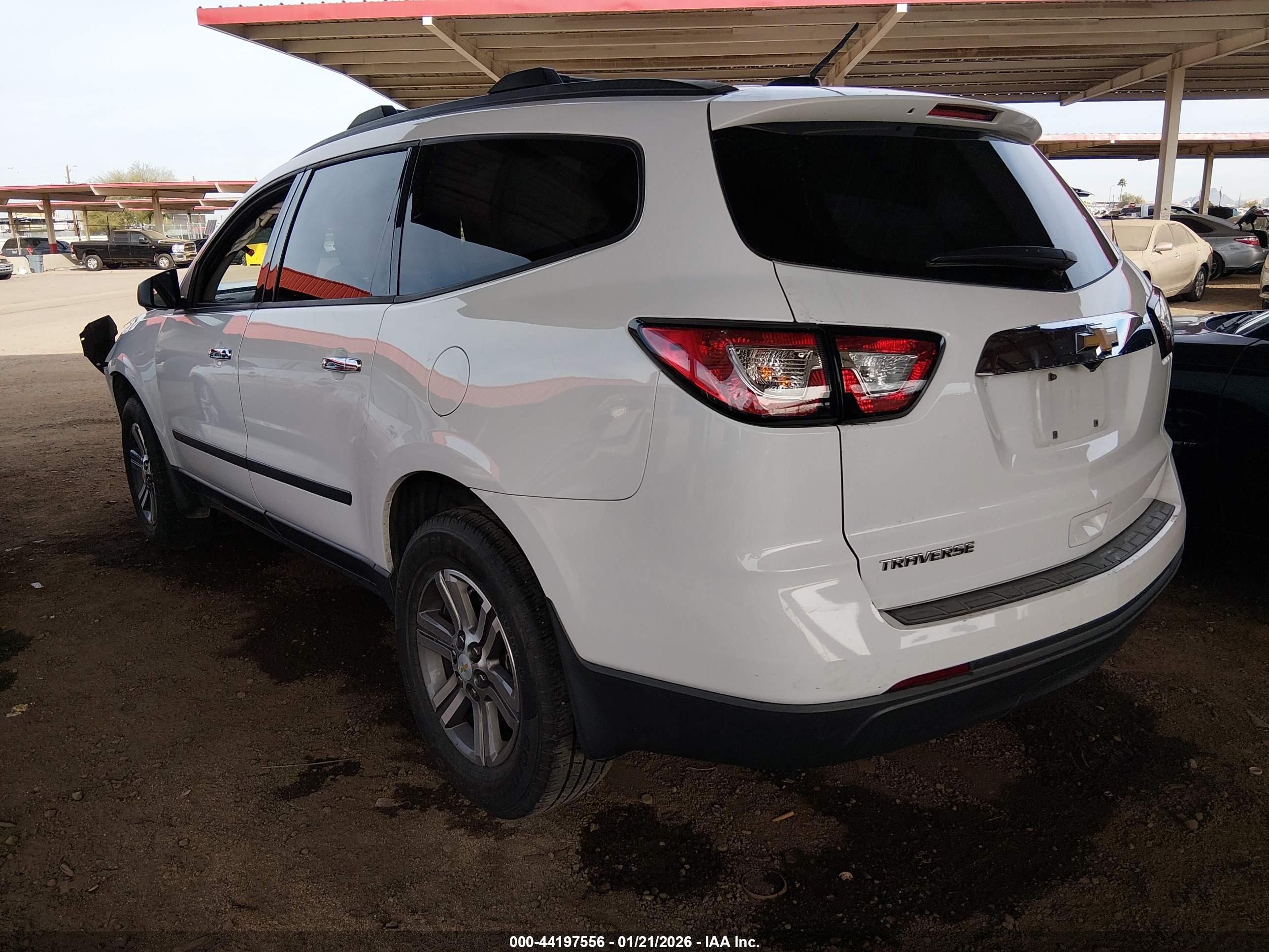 CHEVROLET TRAVERSE image 3