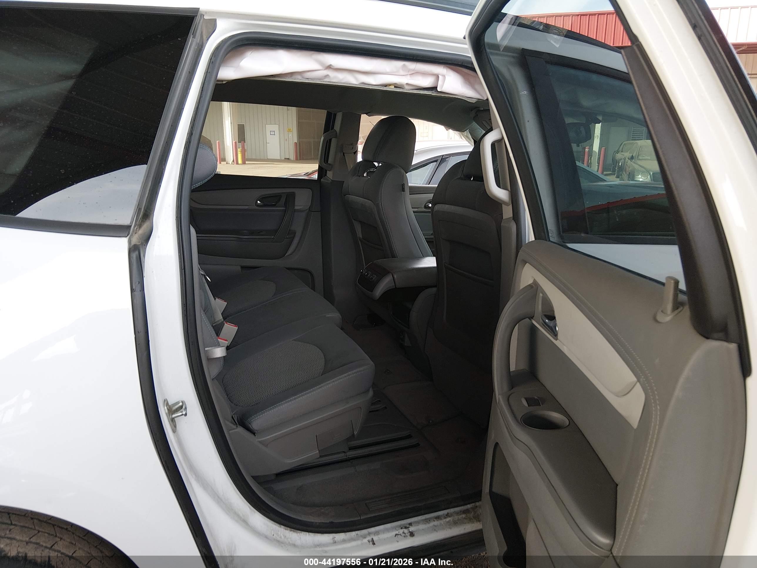 CHEVROLET TRAVERSE image 8