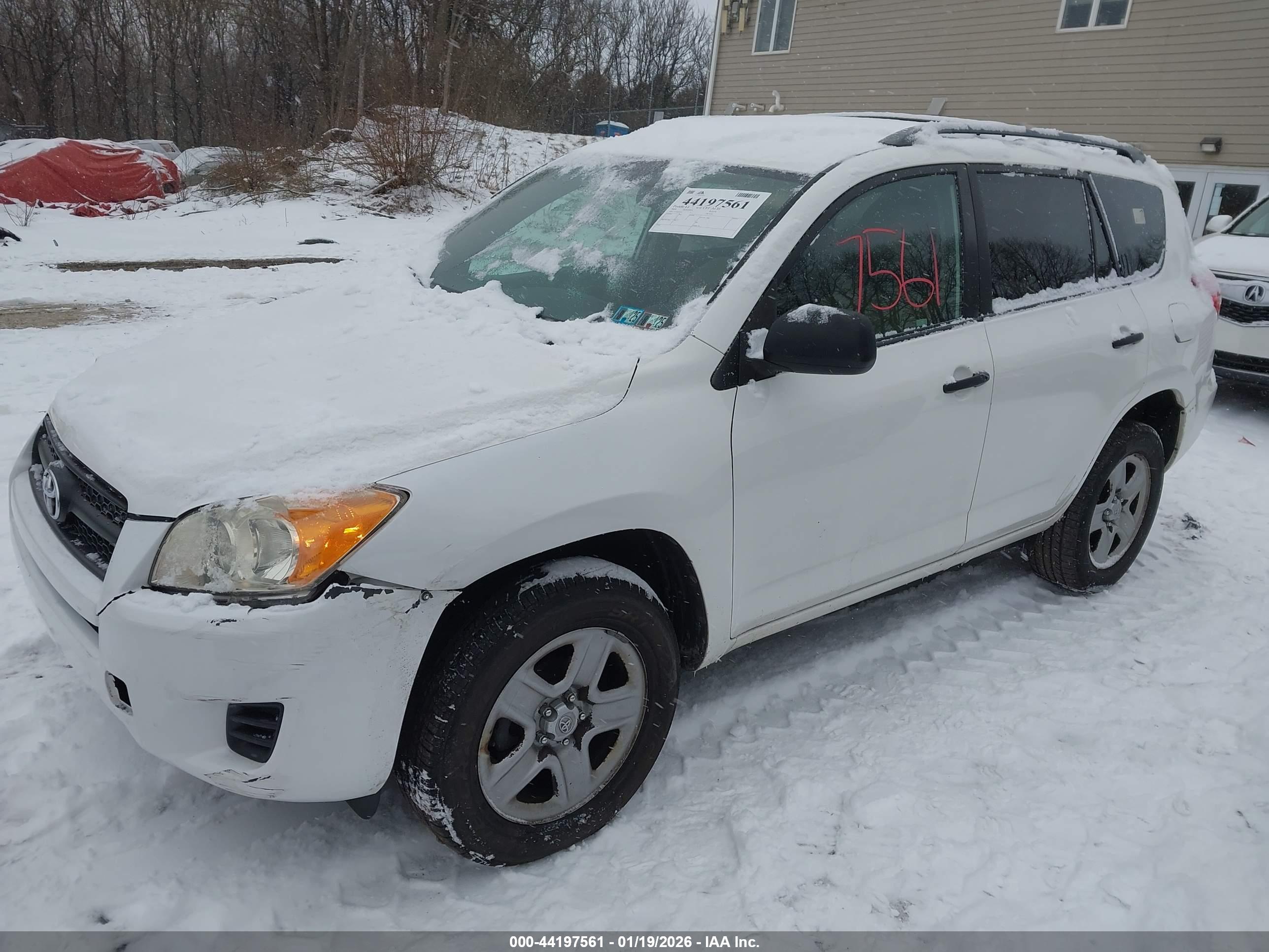 TOYOTA RAV4 image 2