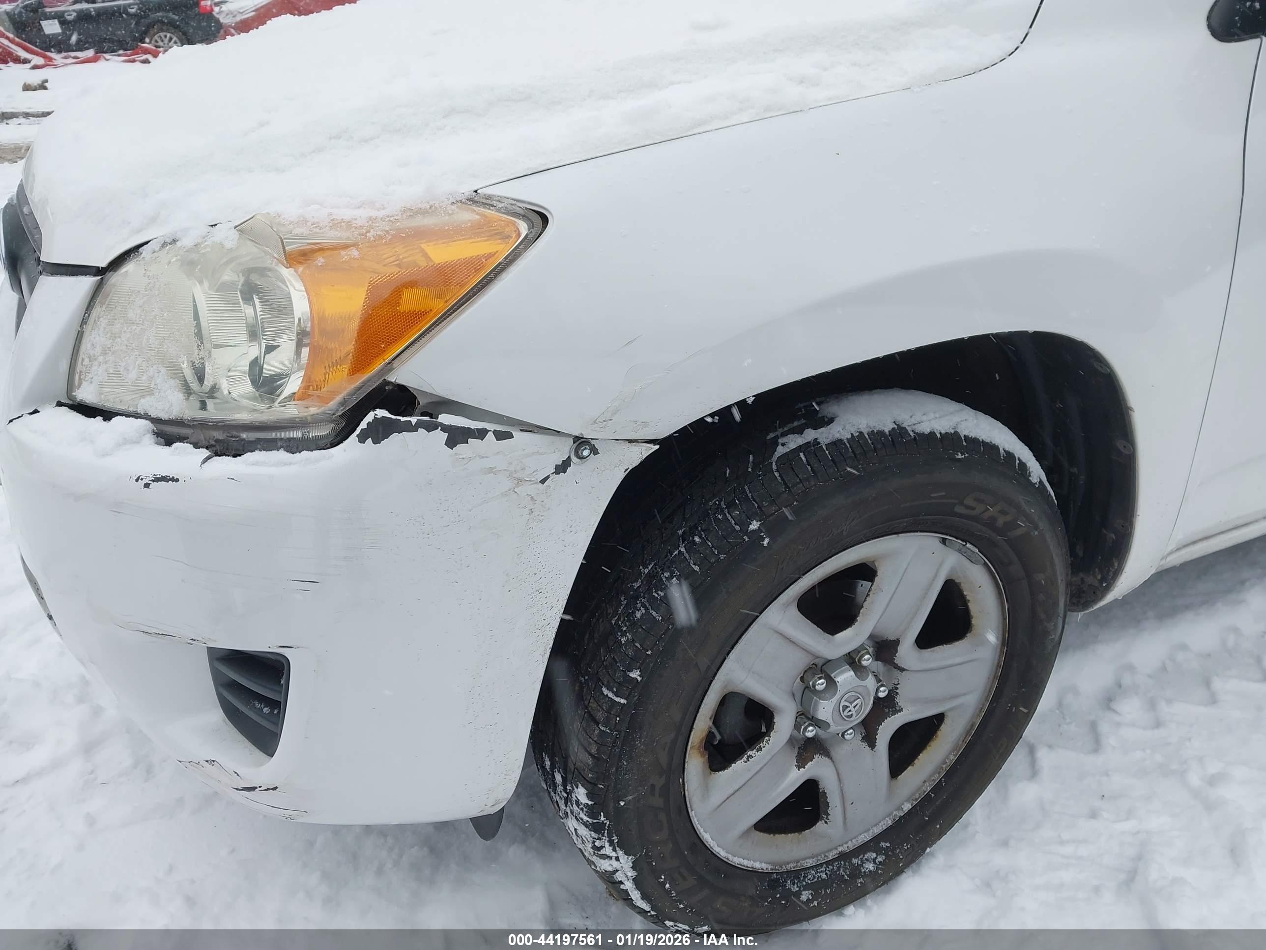 TOYOTA RAV4 image 6
