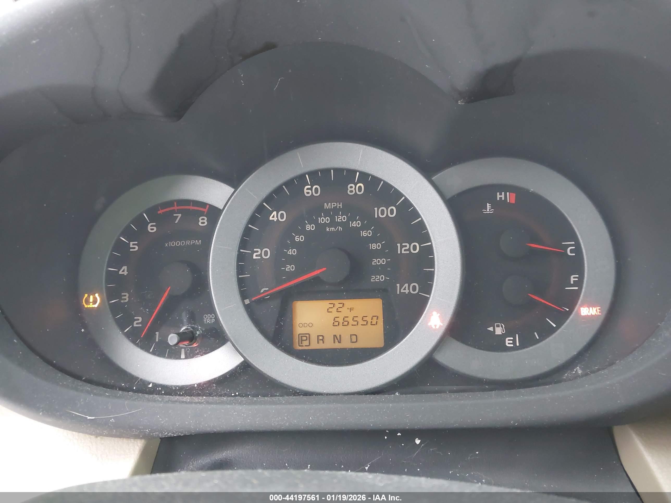 TOYOTA RAV4 image 7