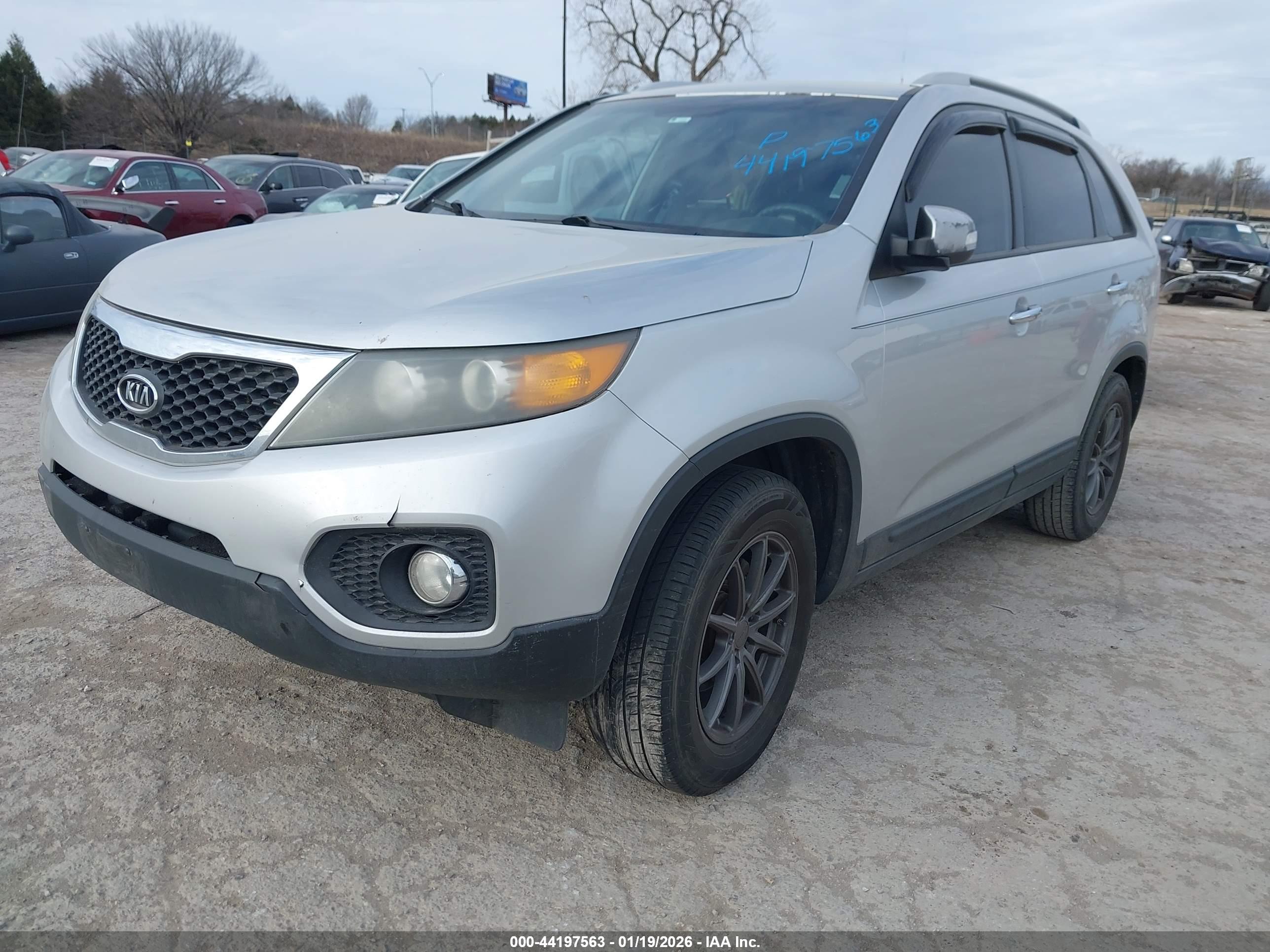 KIA SORENTO image 2