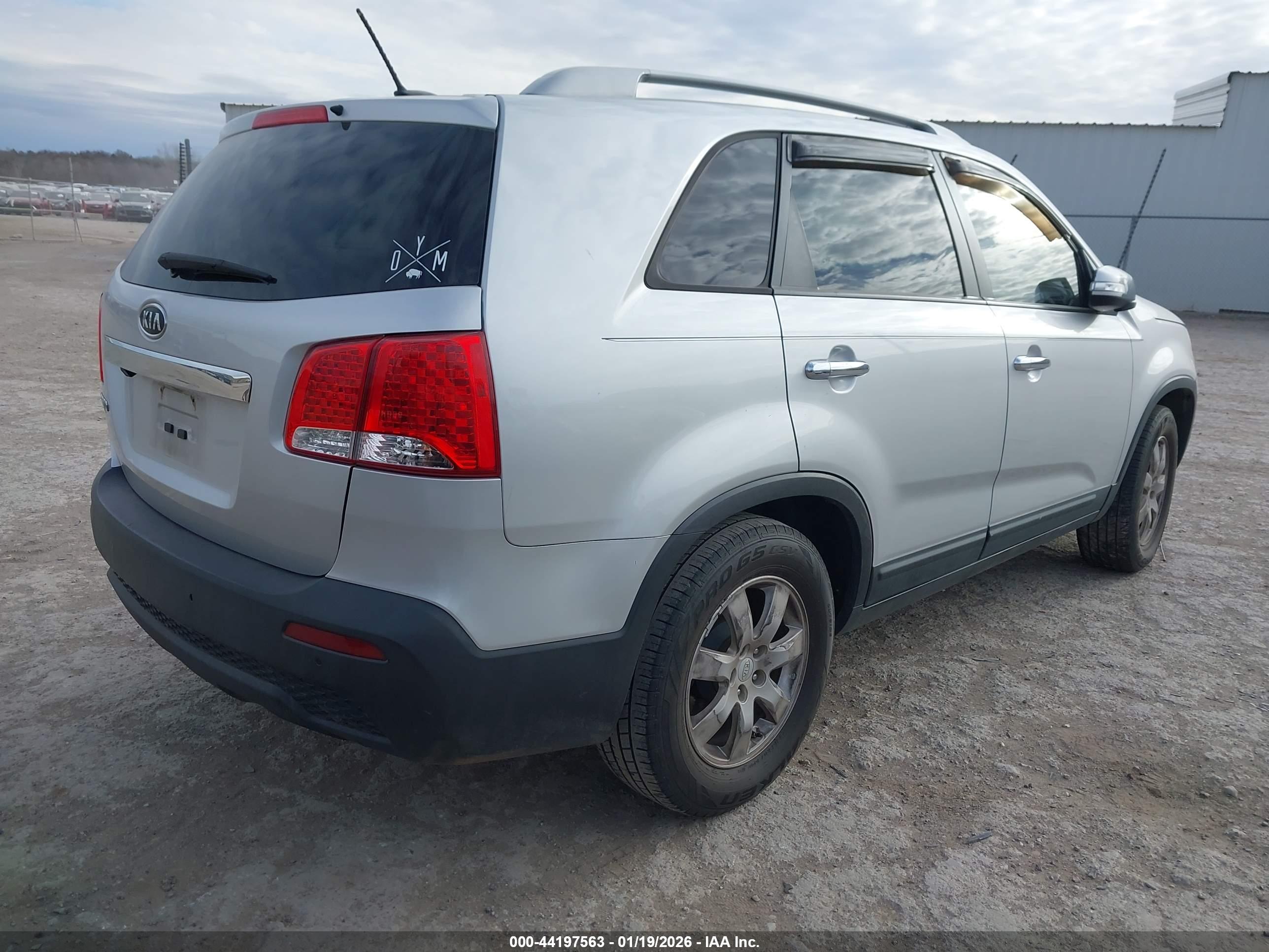 KIA SORENTO image 4