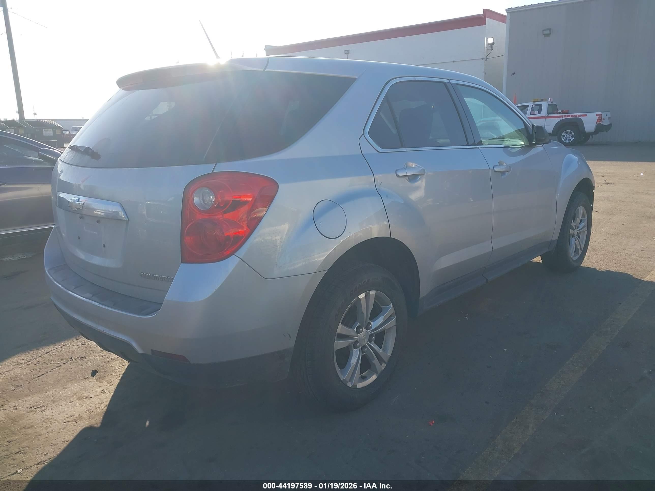 CHEVROLET EQUINOX image 4