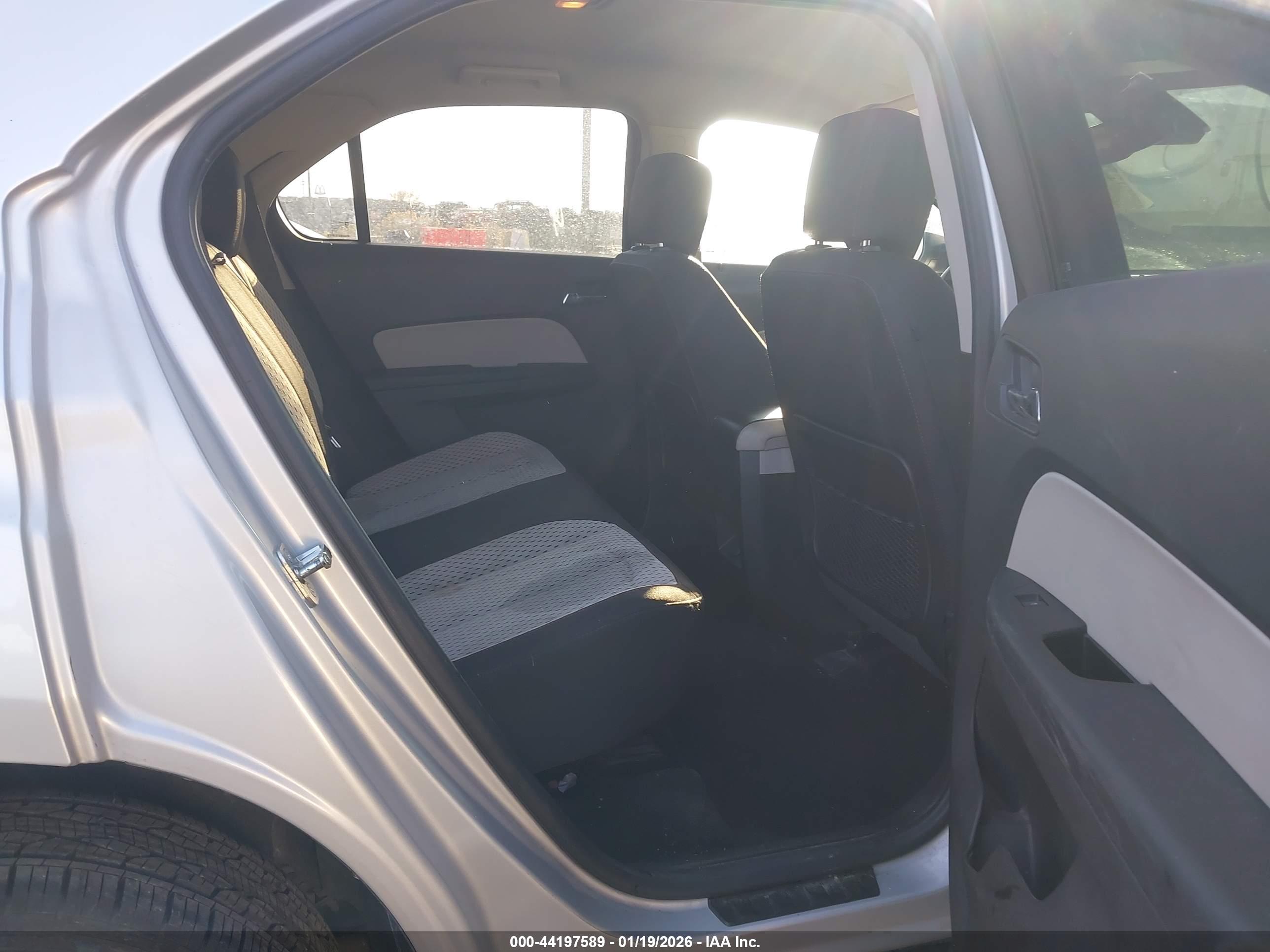 CHEVROLET EQUINOX image 8