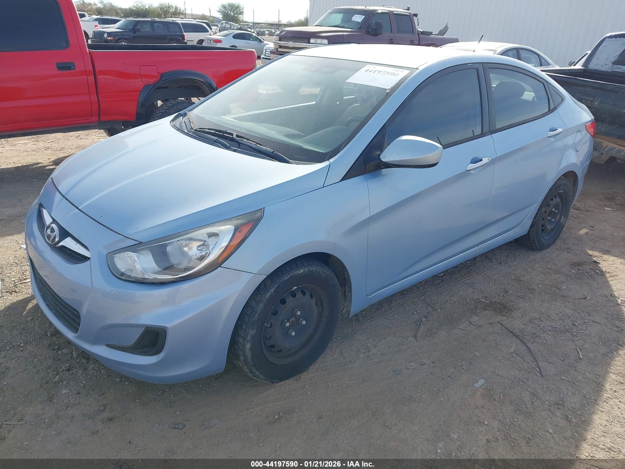HYUNDAI ACCENT image 2