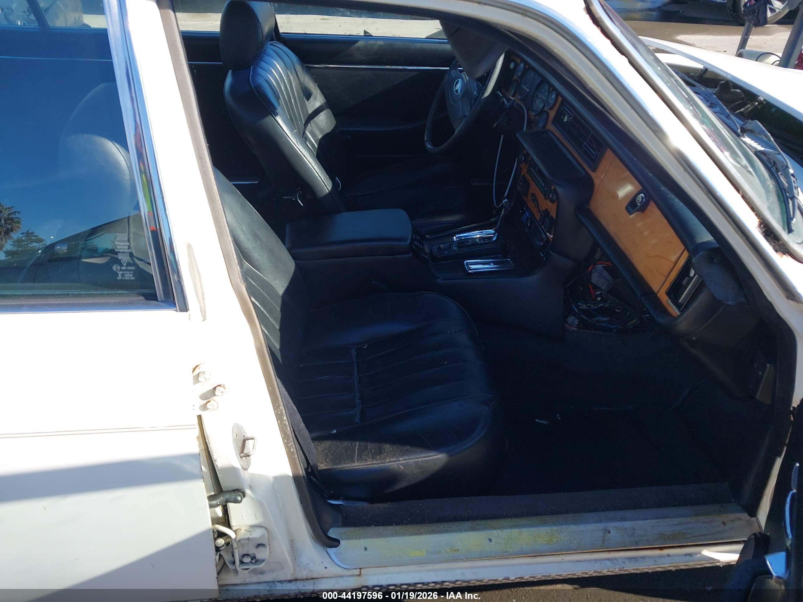 JAGUAR XJ6 image 5