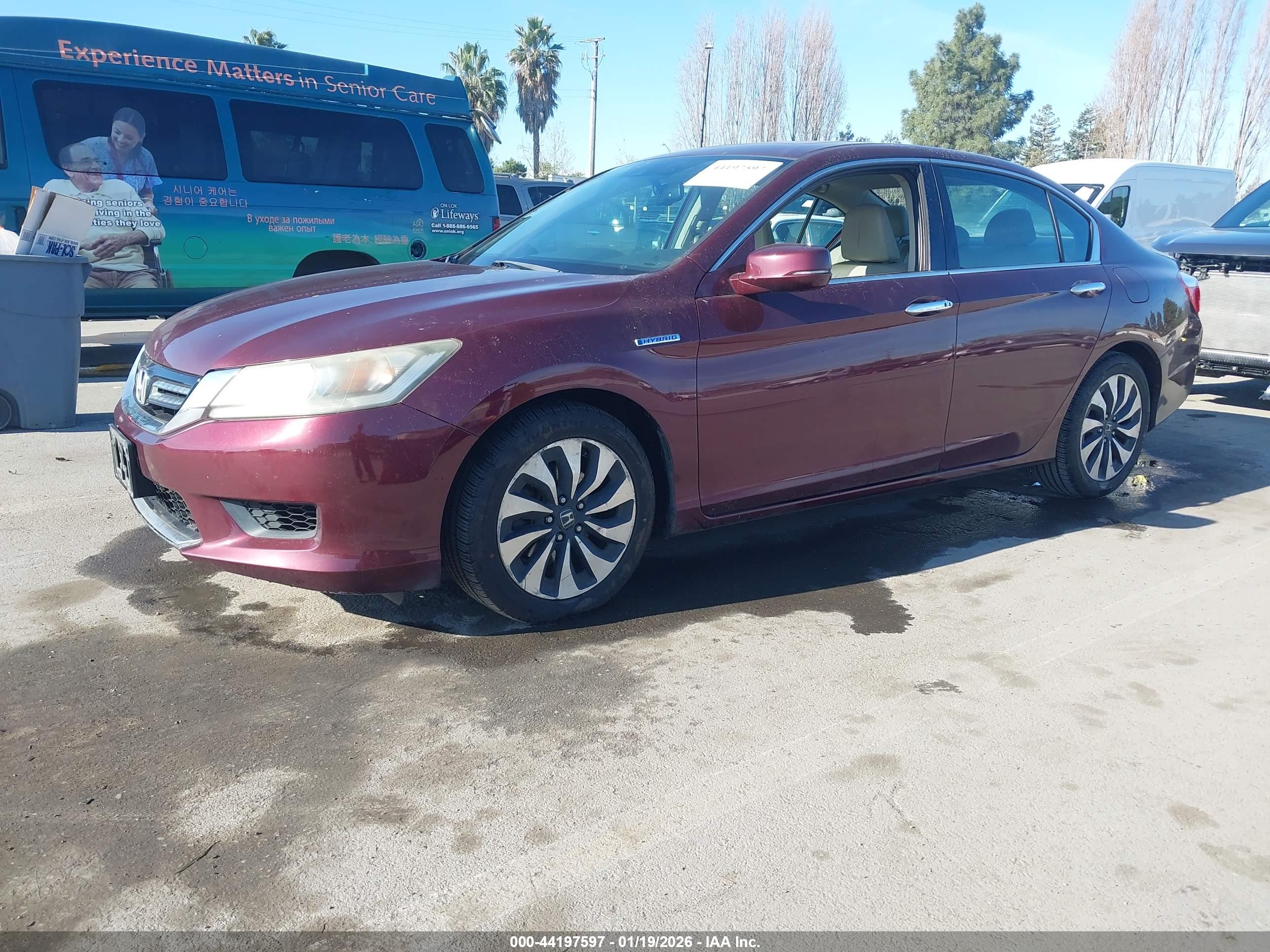 HONDA ACCORD image 2