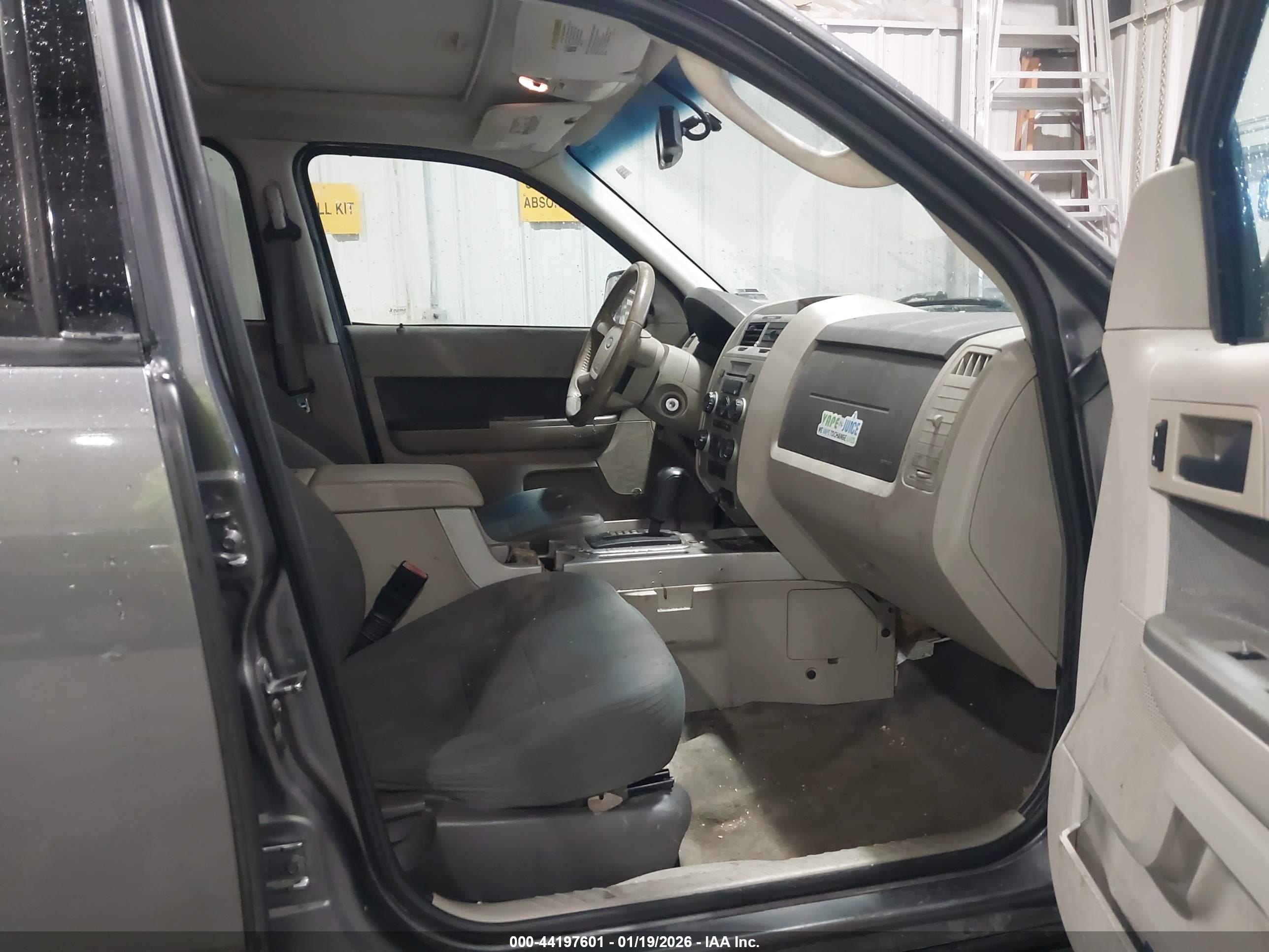 FORD ESCAPE image 5