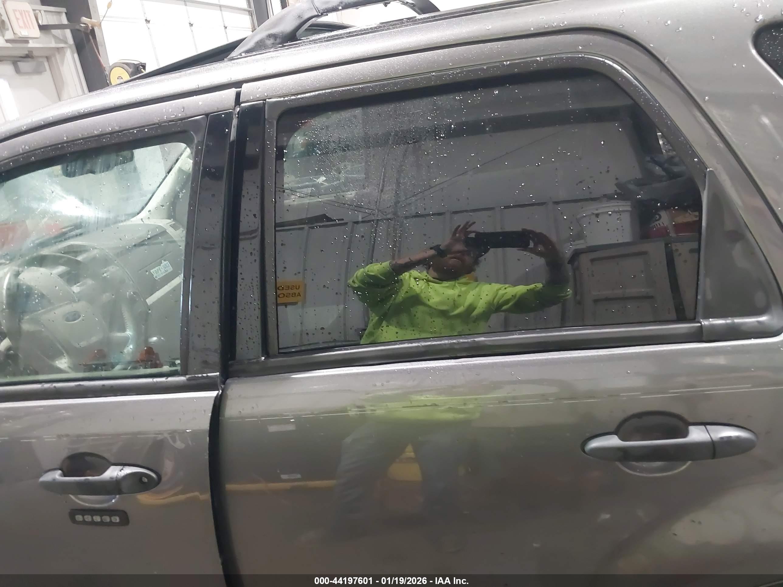 FORD ESCAPE image 6