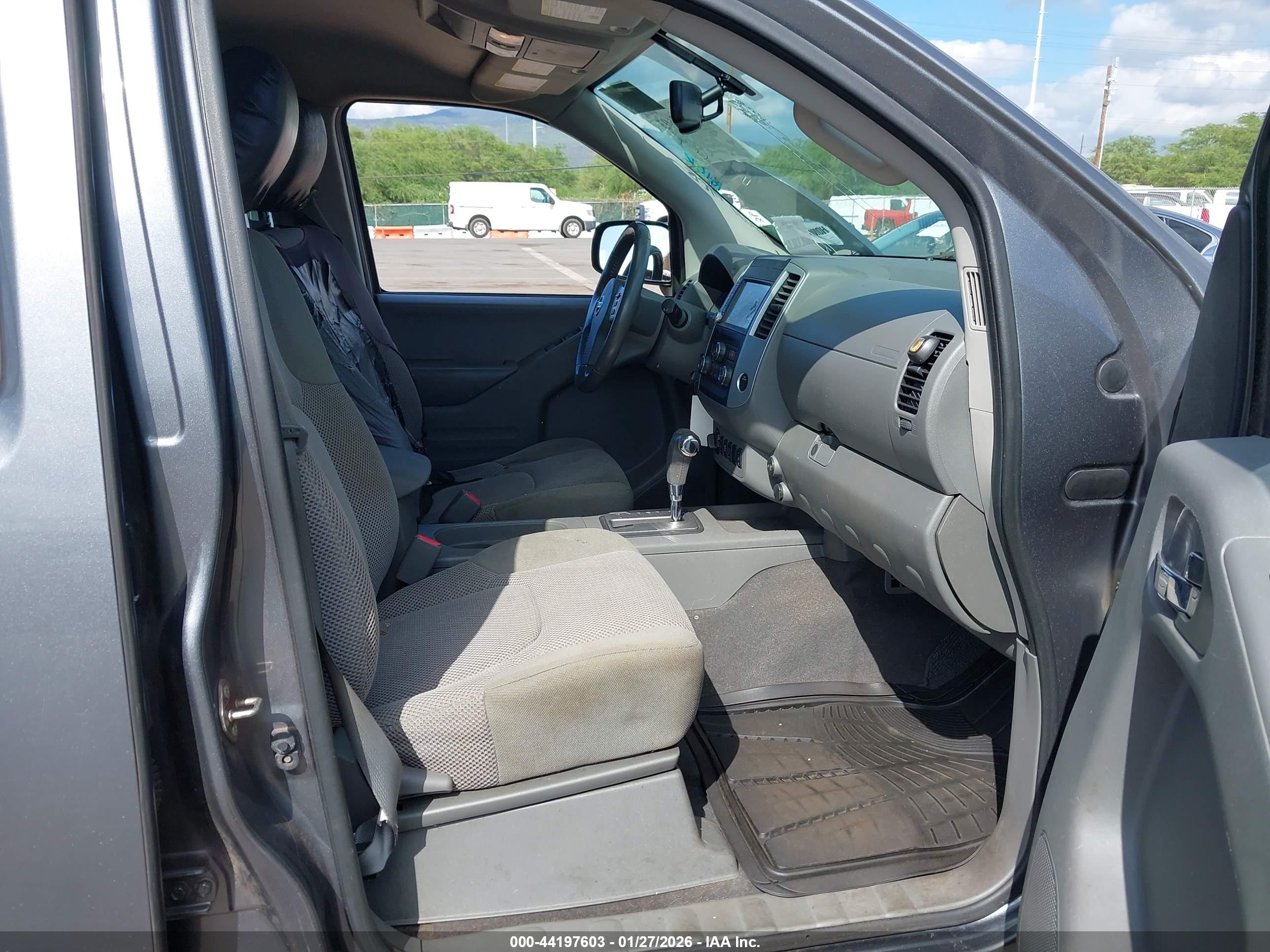 NISSAN FRONTIER image 5