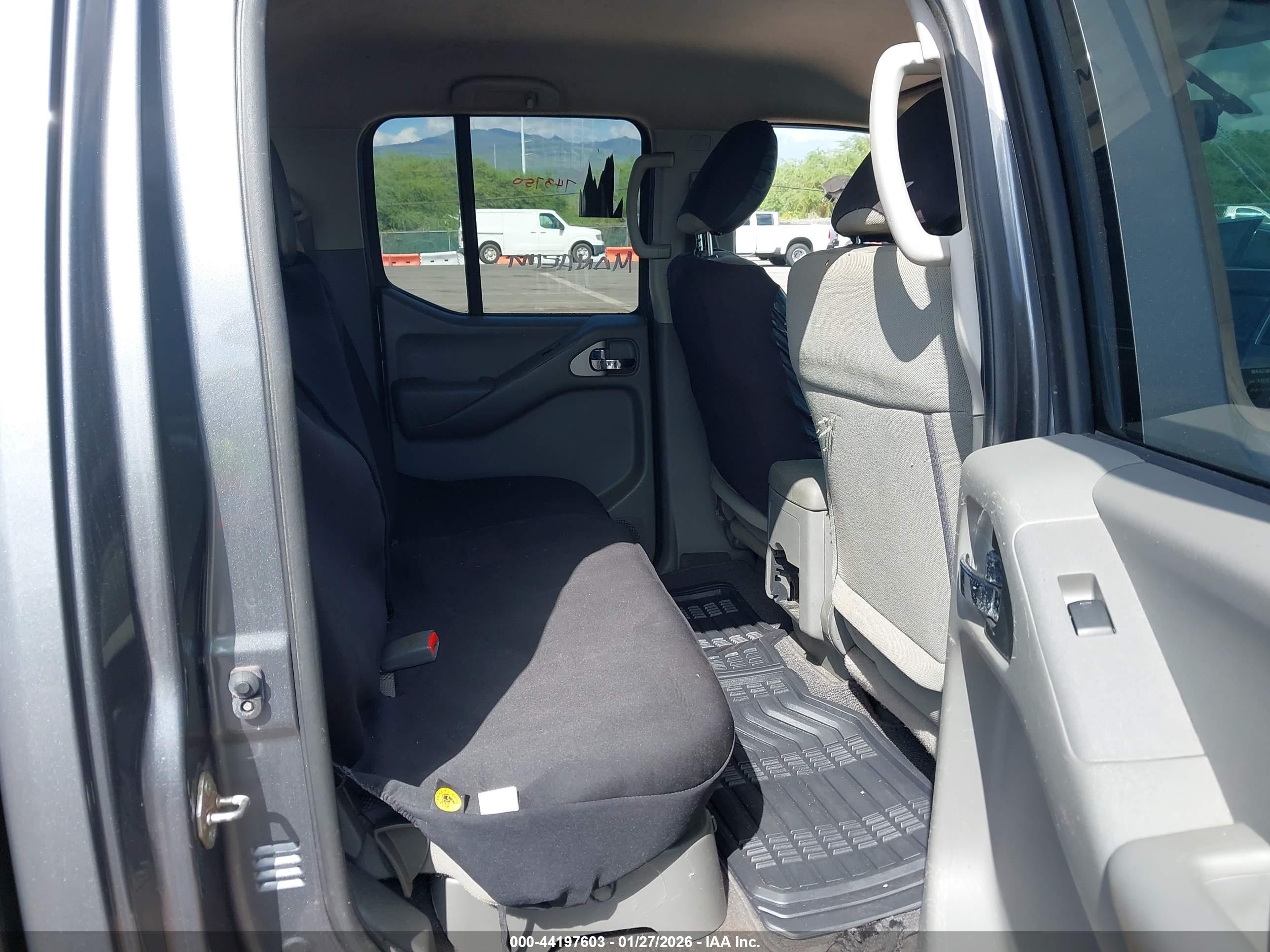 NISSAN FRONTIER image 8