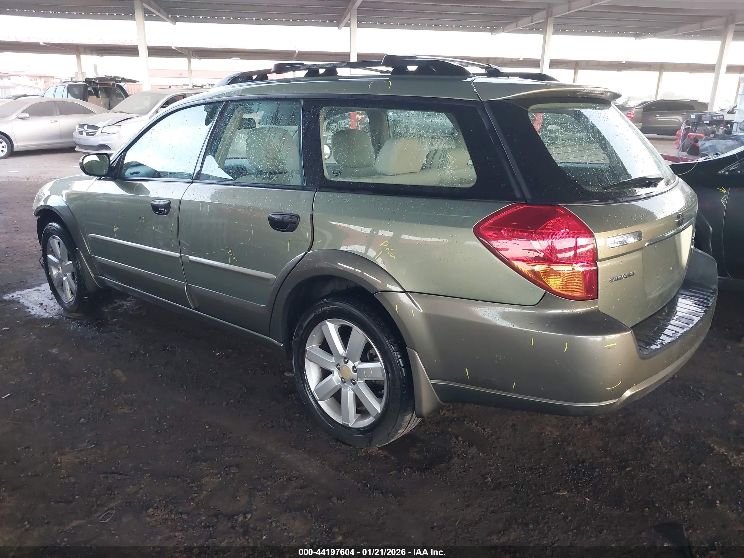 SUBARU OUTBACK image 3