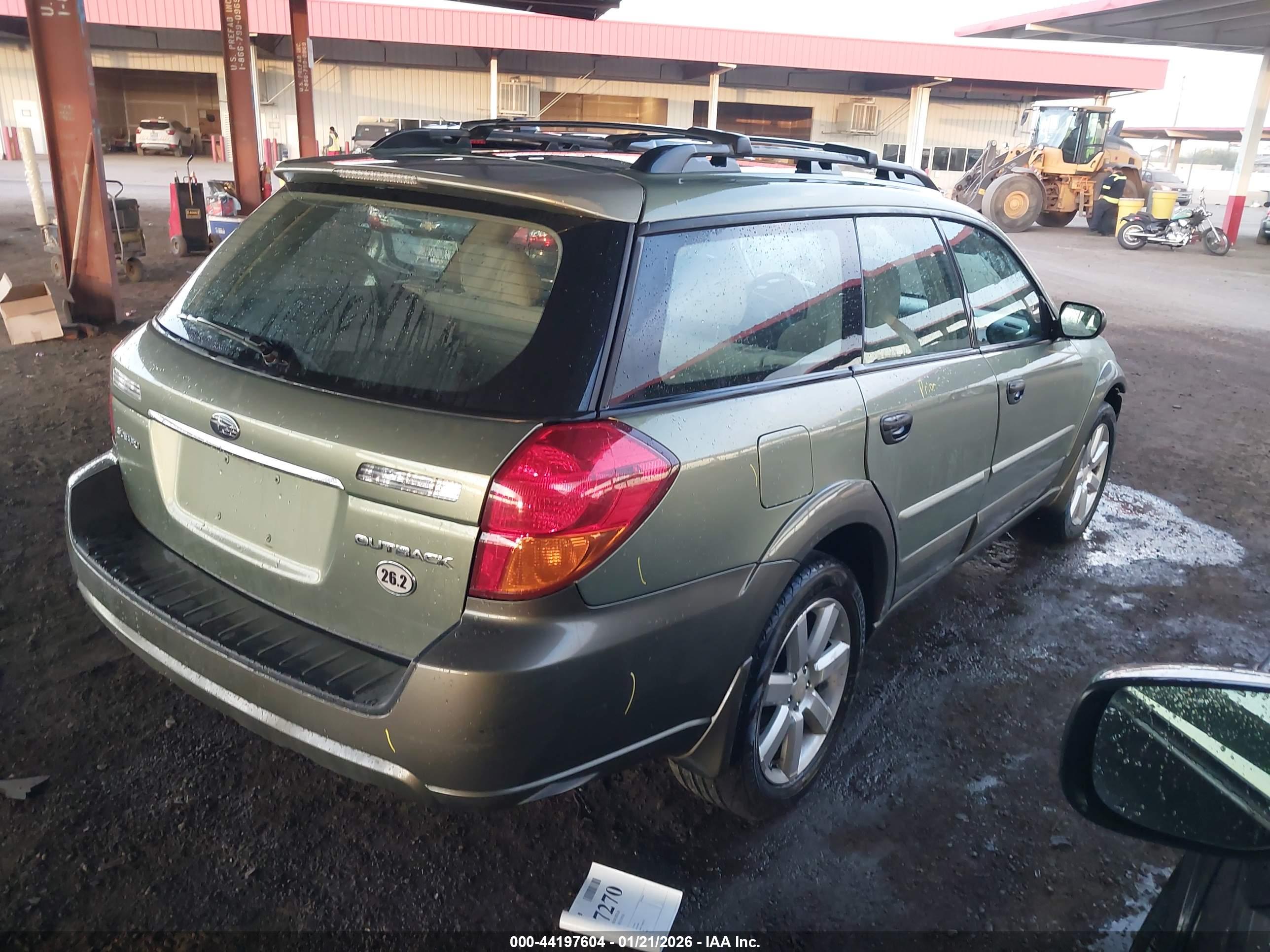 SUBARU OUTBACK image 4