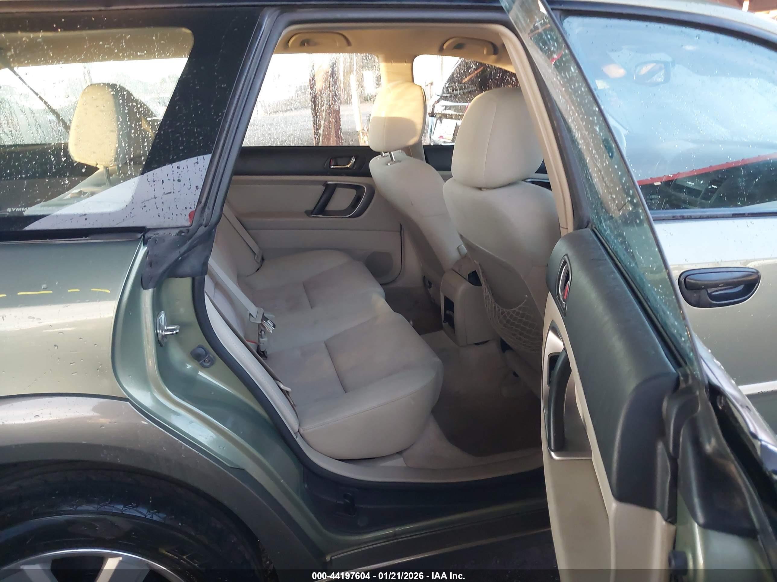 SUBARU OUTBACK image 8