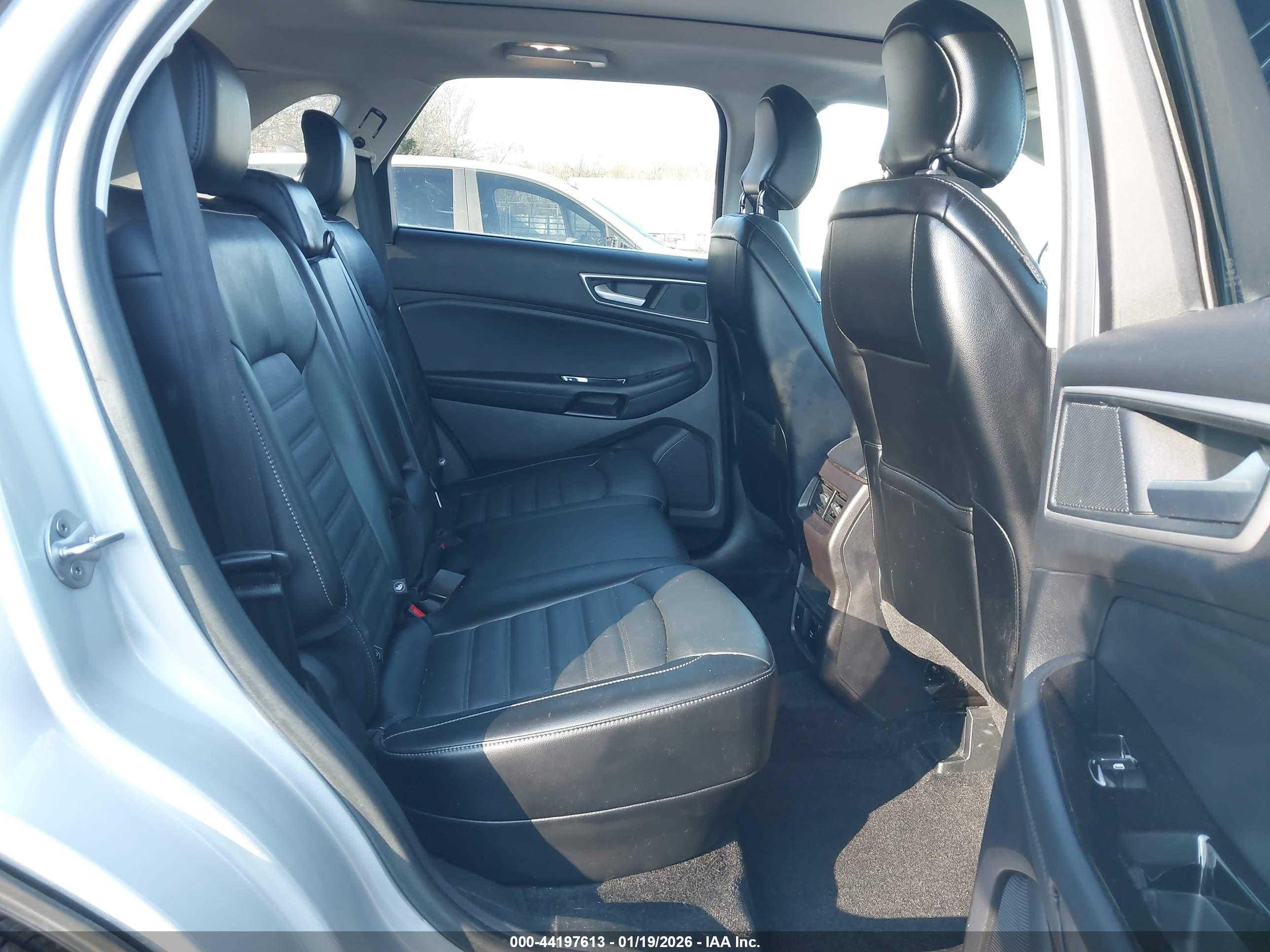 FORD EDGE image 8