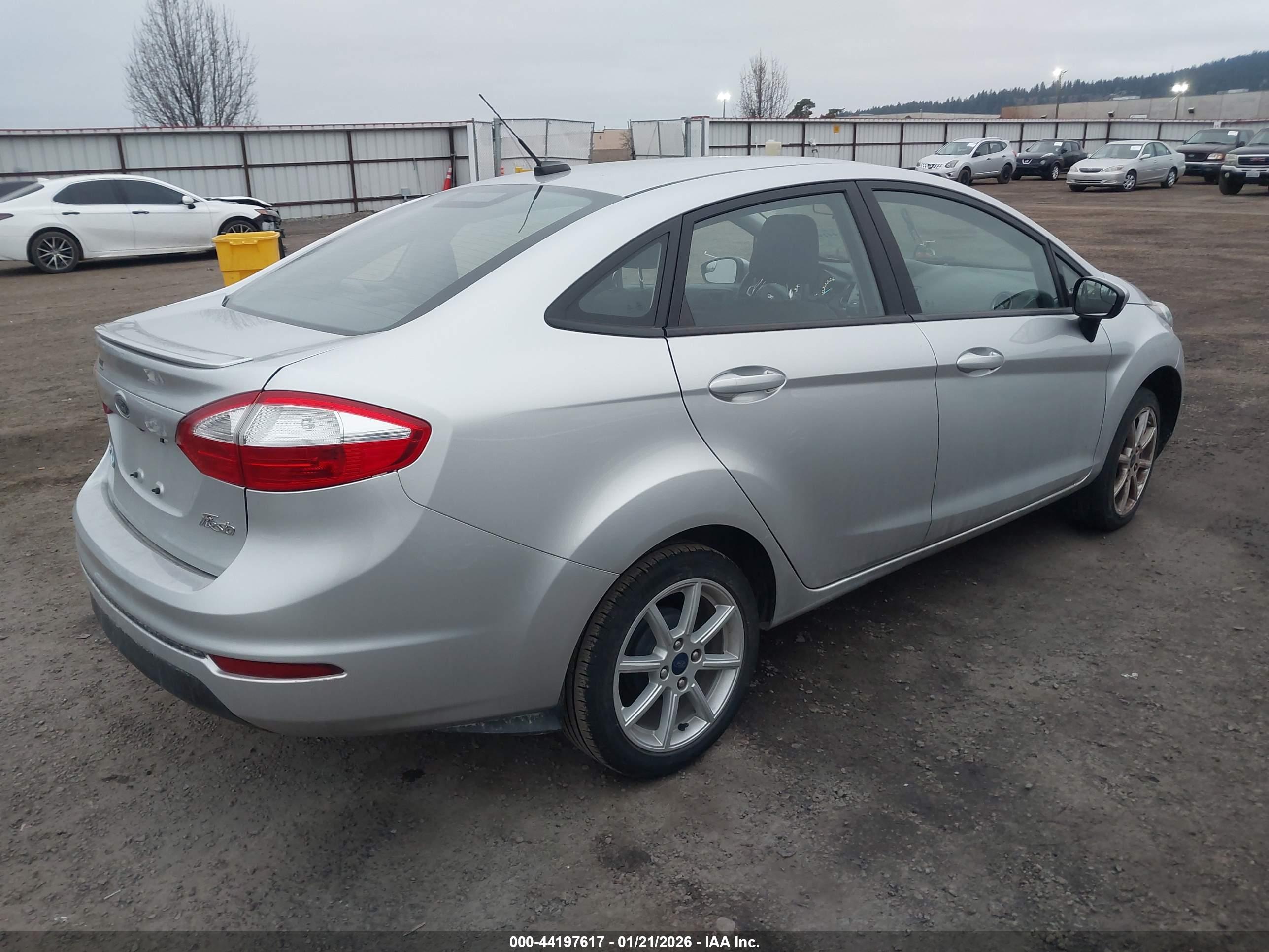 FORD FIESTA image 4
