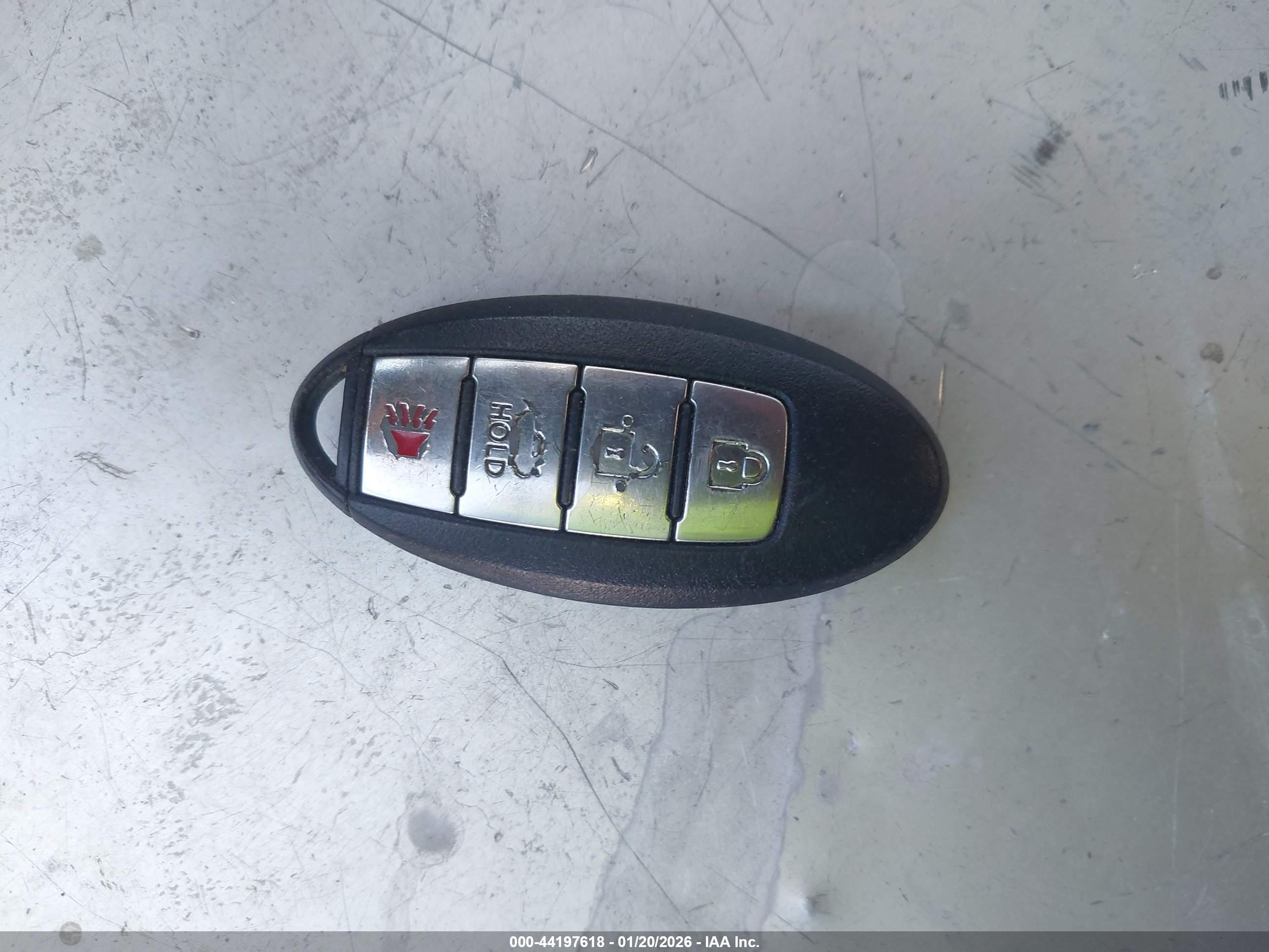 NISSAN VERSA image 11