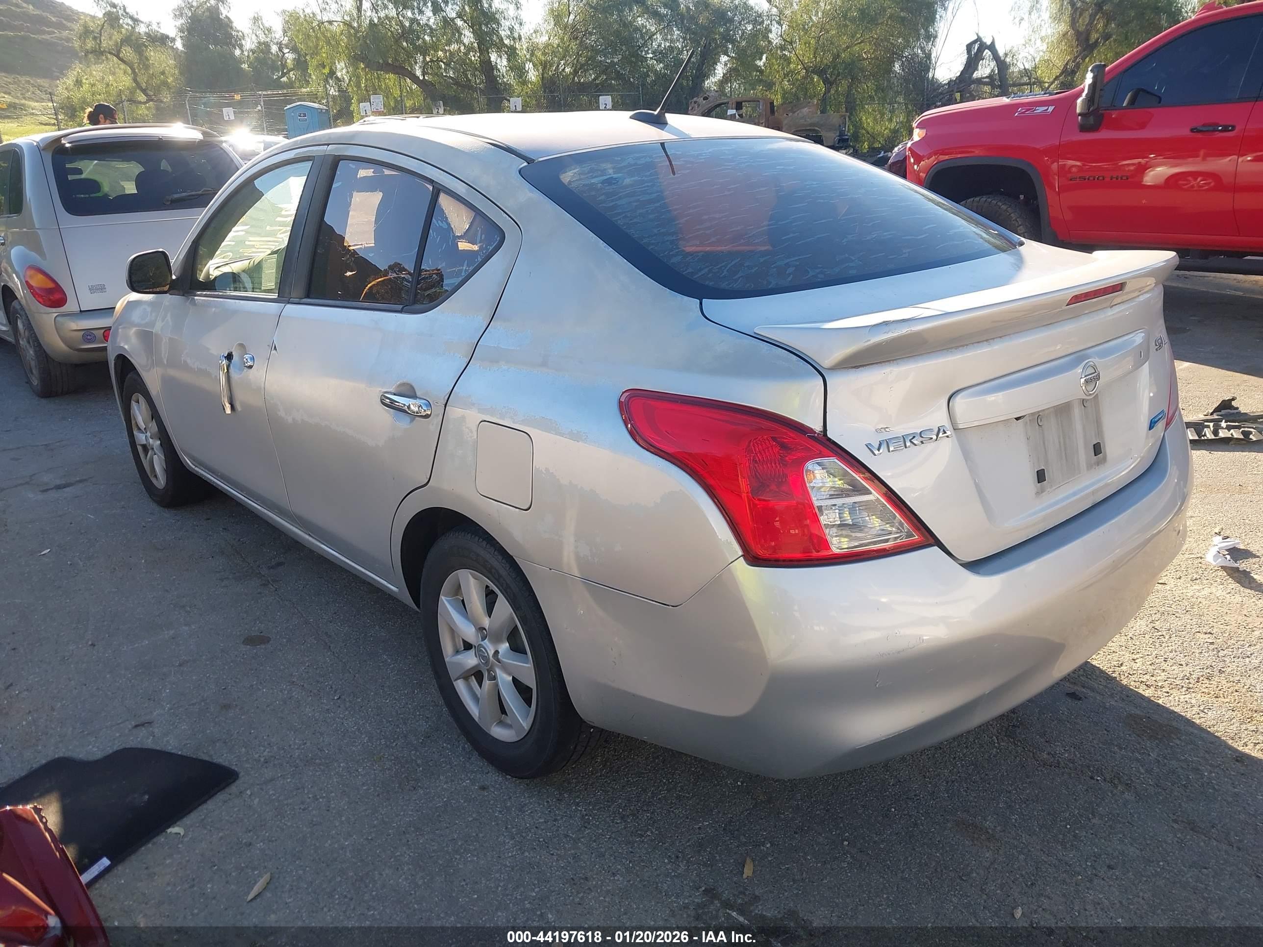 NISSAN VERSA image 3