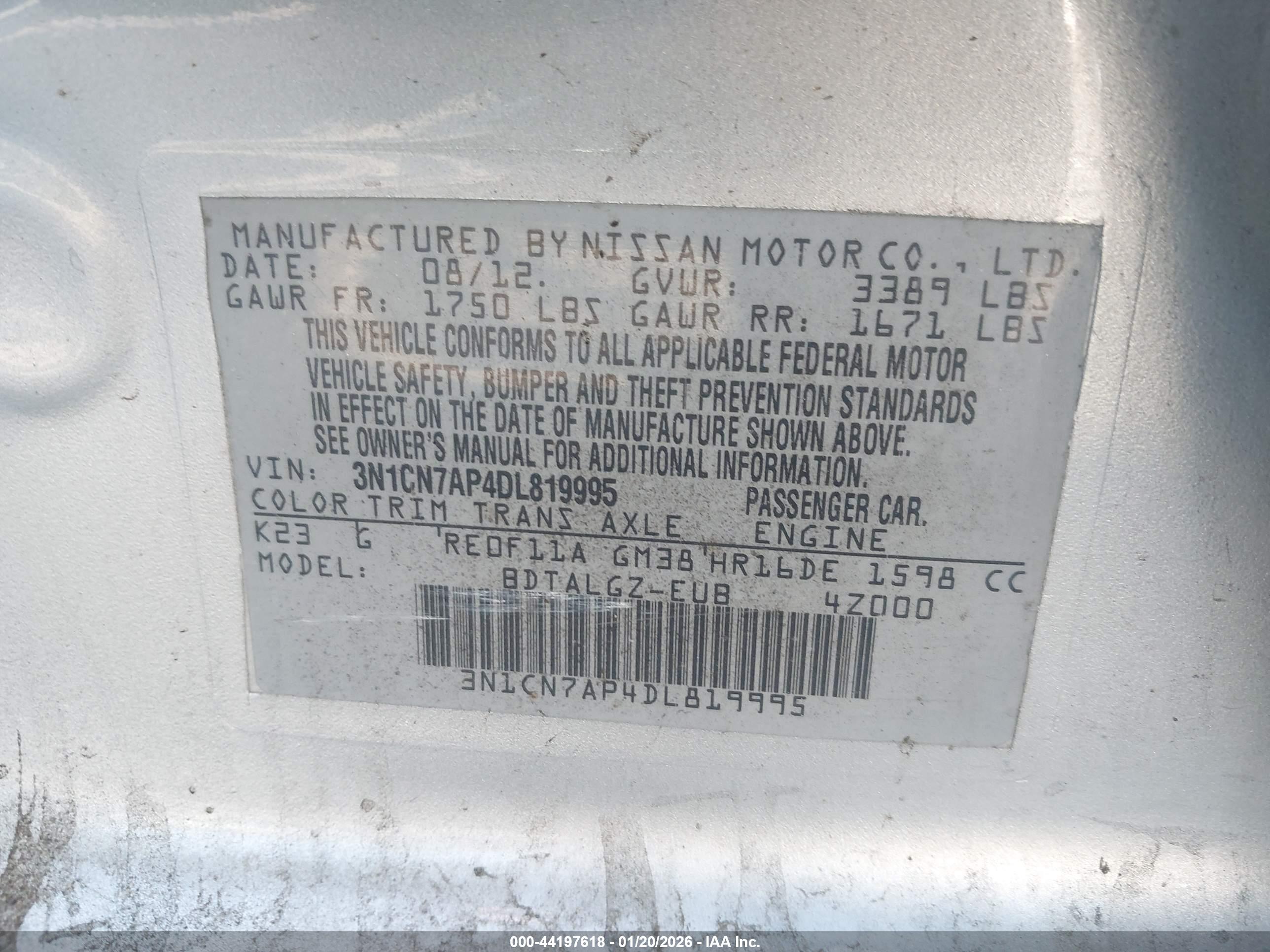 NISSAN VERSA image 9