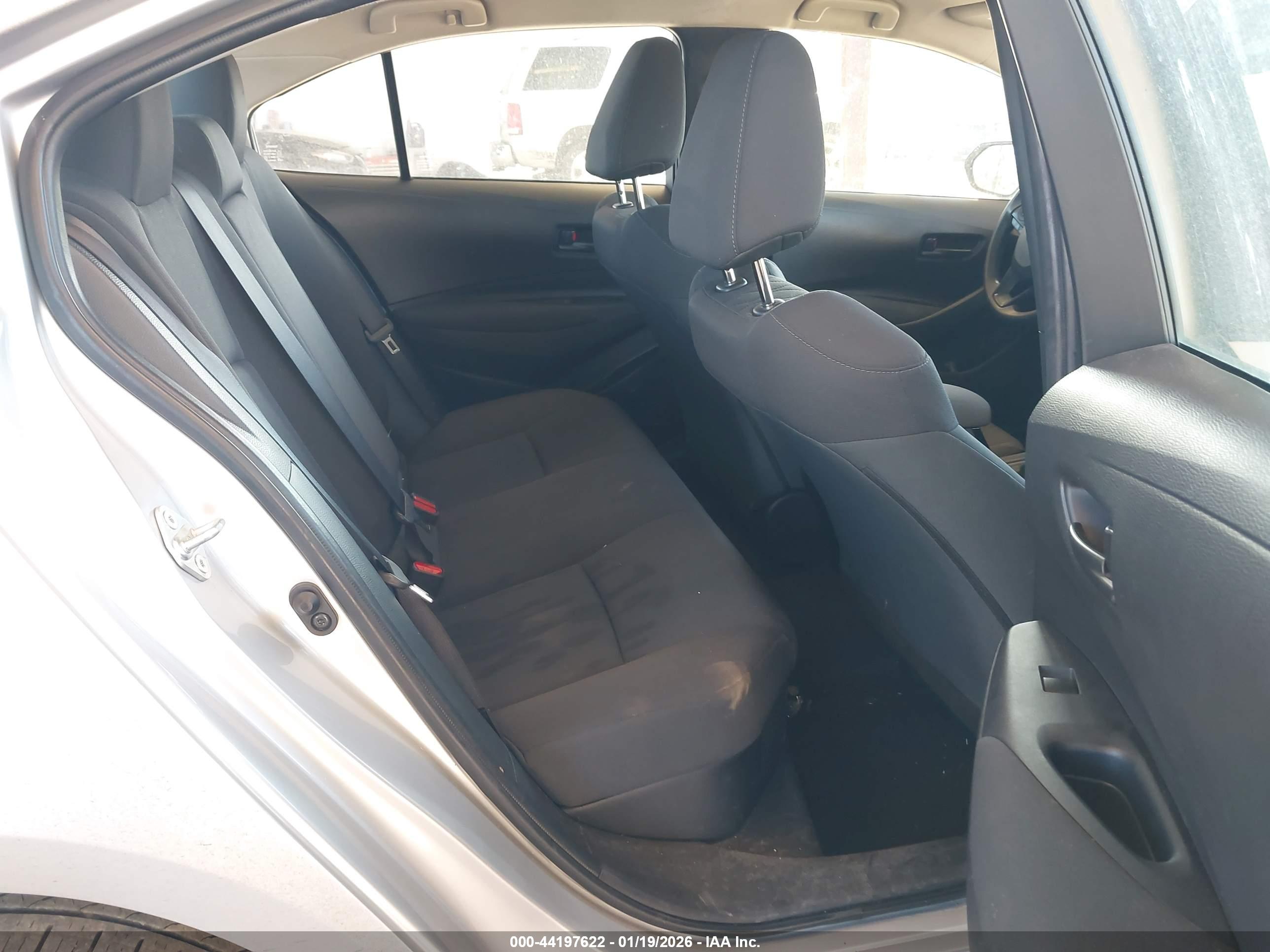 TOYOTA COROLLA image 8